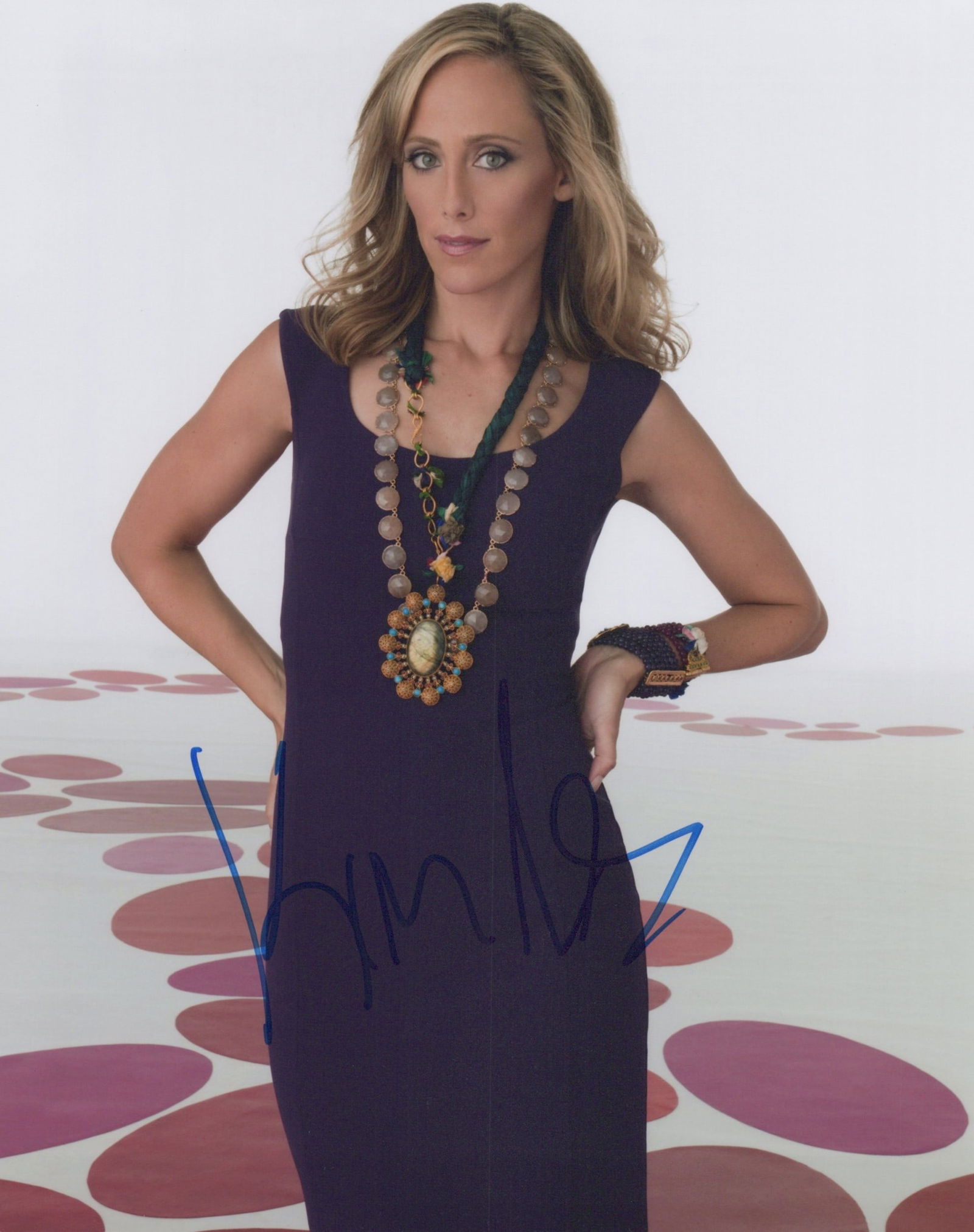 Kim Raver LIPSTICK JUNGLE In Peron Signed Photo: Photo size is 8x10. Kim Raver in person signed photo from the TV series LIPSTICK JUNGLE. Kim Raver as the character Nico Rielly.
