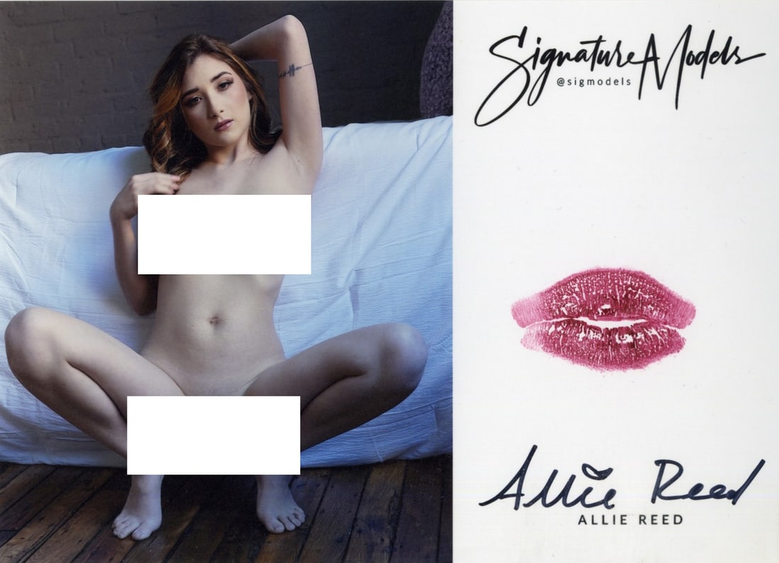 Allie Reed LIP PRINT KISS CARD In Person Signed Photo: Photo size is 5x7. PRIVATE SIGNING. Allie Reed in person signed Kiss Card. Signature Model. 8x10 Color In Person signed very sexy nude portrait. This item was signed at an exclusive signing and photo