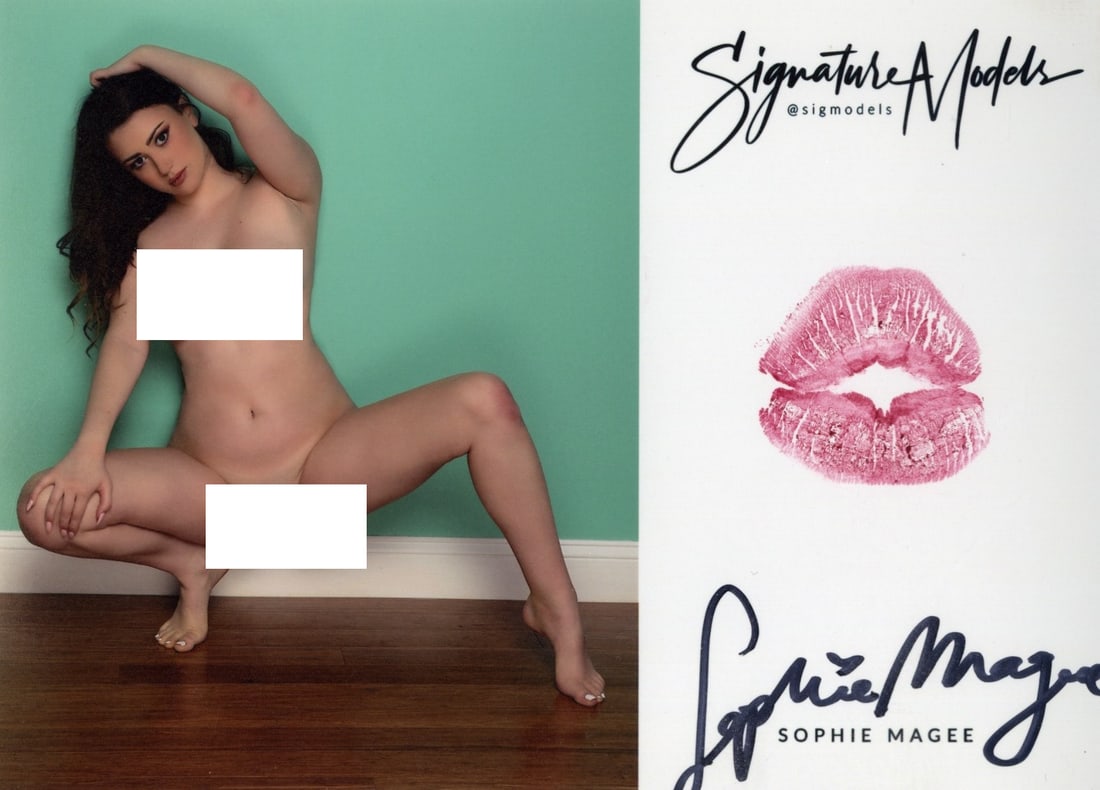 Sophie McGee LIP PRINT KISS CARD In Person Signed Photo: Photo size is 5x7. PRIVATE SIGNING. Sophie McGee in person signed photo and kiss card. Sophie McGee is a popular glamour model. This item was signed at an exclusive signing and photo shoot on October