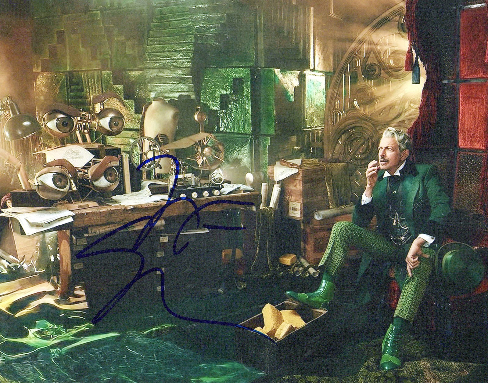 Jeff Goldblum WICKED In Person Signed Photo: Photo size is 8x10. Jeff Goldblum in person signed photo from the movie WICKED. Jeff Goldblum as the character The Wonderful Wizard Of Oz.