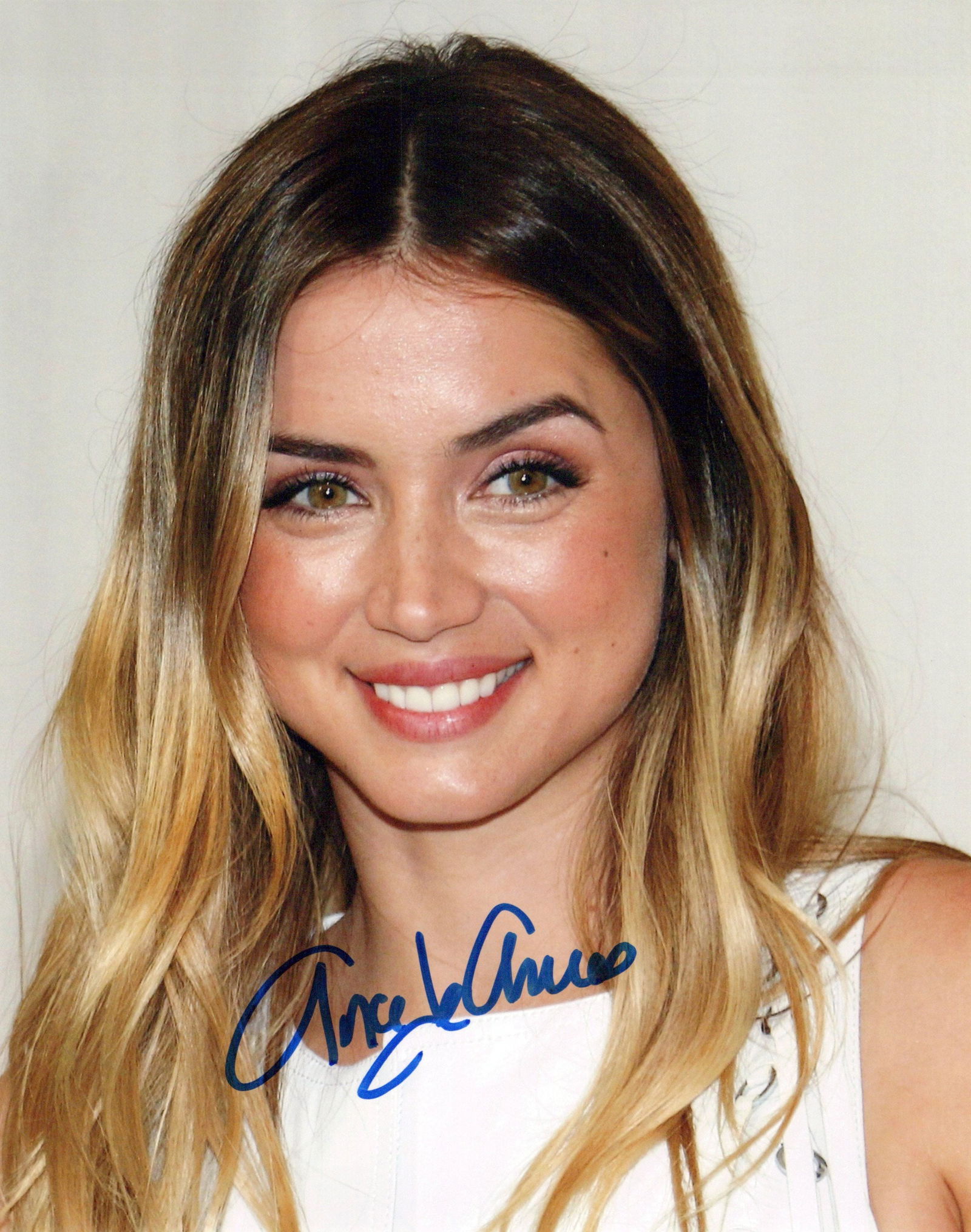 Ana de Armas BEAUTIFUL In Person Signeded Photo: Photo size is 8x10. Ana de Armas beautiful in person Signeded photo. Ana de Armas has done such movies as KNIVES OUT, the James Bond film NO TIME TO DIE, and NORMA JEANE.