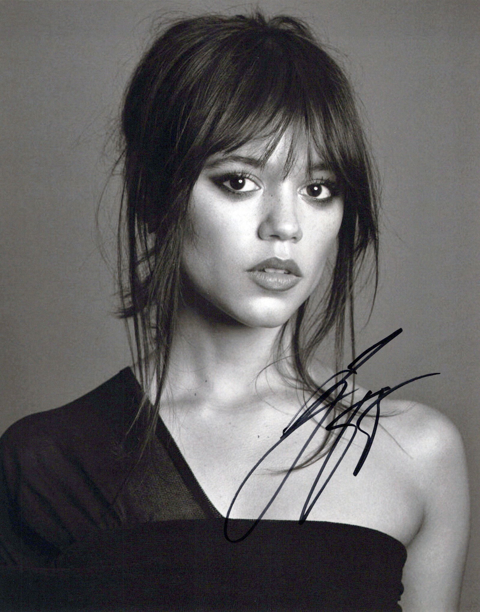 Jenna Ortega WEDNESDAY / SCREAM In Person Signed Photo: Photo size is 8x10. Jenna Ortega in person signed photo. Jenna Ortega has done such TV and movies as WEDNESDAY, SCREAM, and BEETLEJUICE.