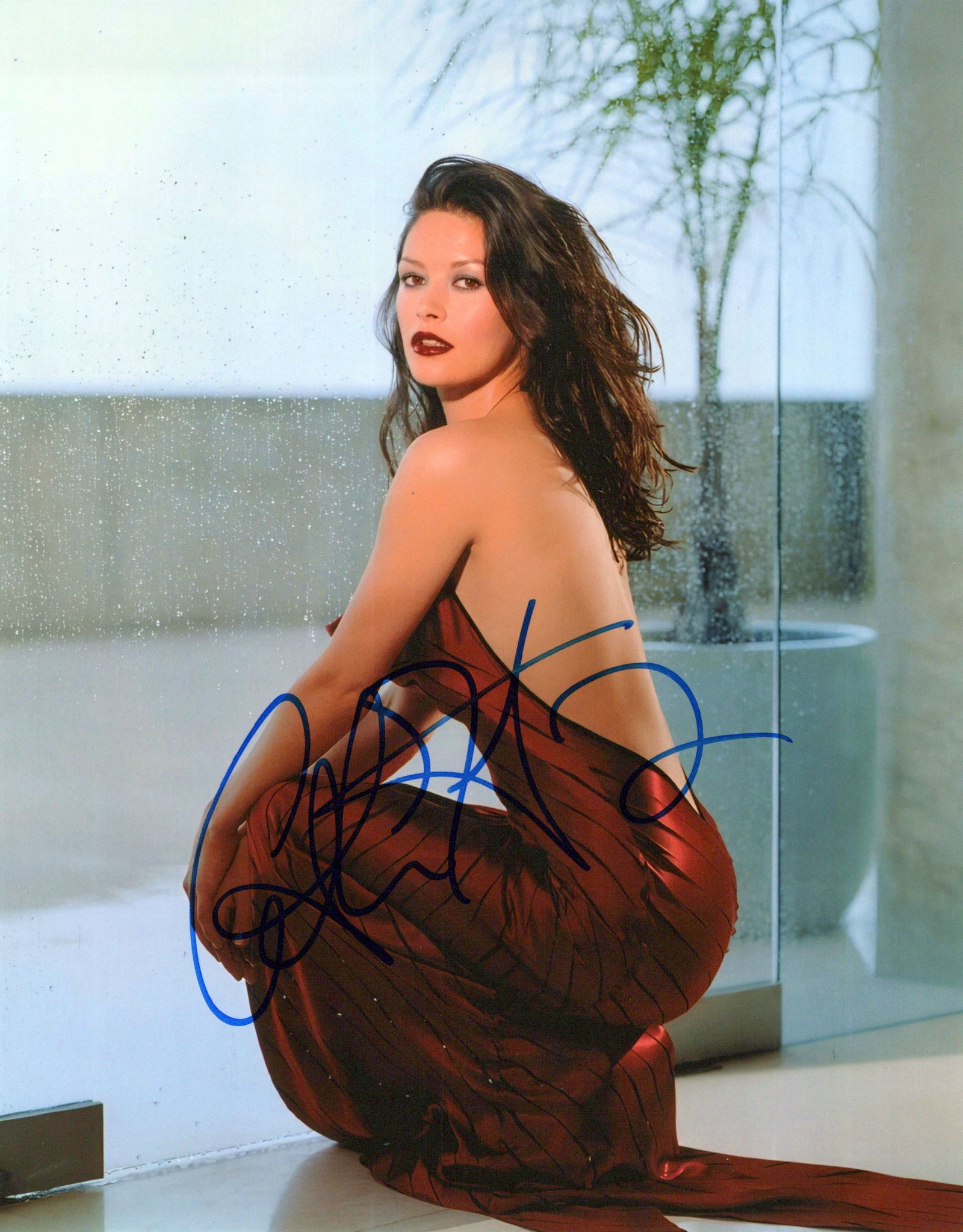 Catherine Zeta Jones SEXY In Person Signed Photo: Photo size is 8x10. Catherine Zeta Jones in person signed photo. Catherine Zeta Jones has done such movies as CHICAGO, THE MASK OF ZORRO, and PRODIGAL SON.