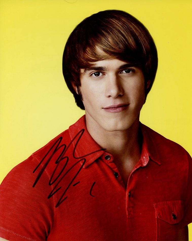 Blake Jenner GLEE In Person Signed Photo: Photo size is 8x10. Blake Jenner in person signed autographed photo from the TV series GLEE. Blake Jenner as the character Ryder Lynn.