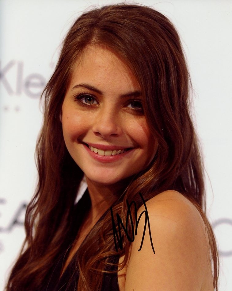Willa Holland ARROW/ LEGION In Person Signed Photo: Photo size is 8x10. Willa Holland in person signed photo. Willa Holland has done such TV and movies as ARROW, LEGION, and THE FLASH.