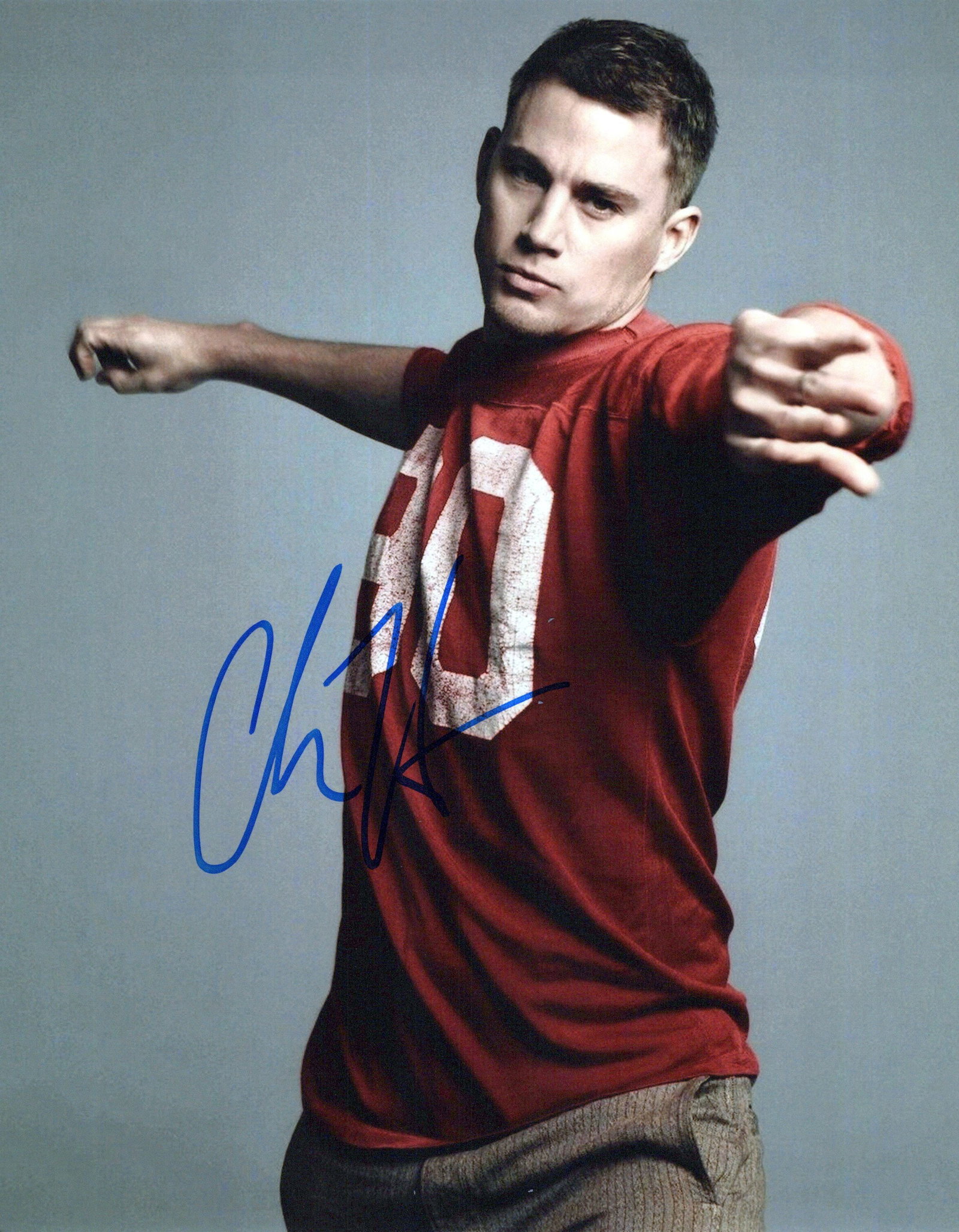 Channing Tatum MAGIC MIKE / TMNT In Person Signed Photo: Photo size is 8x10. Channing Tatum in person signed photo. Channing Tatum has done such movies as MAGIC MIKE, TEENAGE MUTANT NINJA TURTLES, and WHITE HOUSE DOWN.
