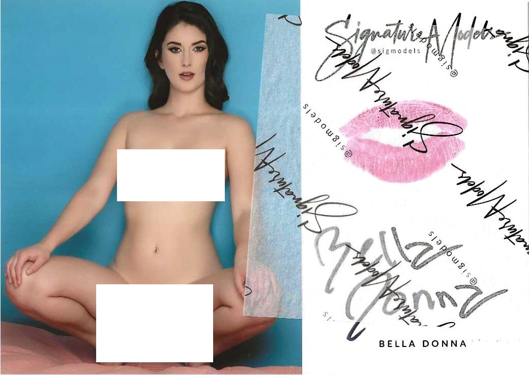 Bella Donna LIP PRINT KISS CARD In Person Signed Photo: Photo size is 5x7. PRIVATE SIGNING. Popular glamour model. Color In Person signed very sexy NUDE portrait. This item was Signeded at an exclusive Signeding and photo shoot on February 24, 2022