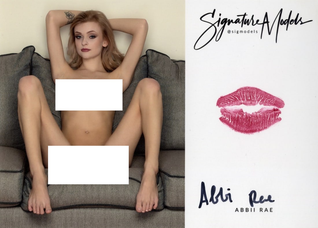 Abbii Rae LIP PRINT KISS CARD In Person Signed Photo (1 of 1)