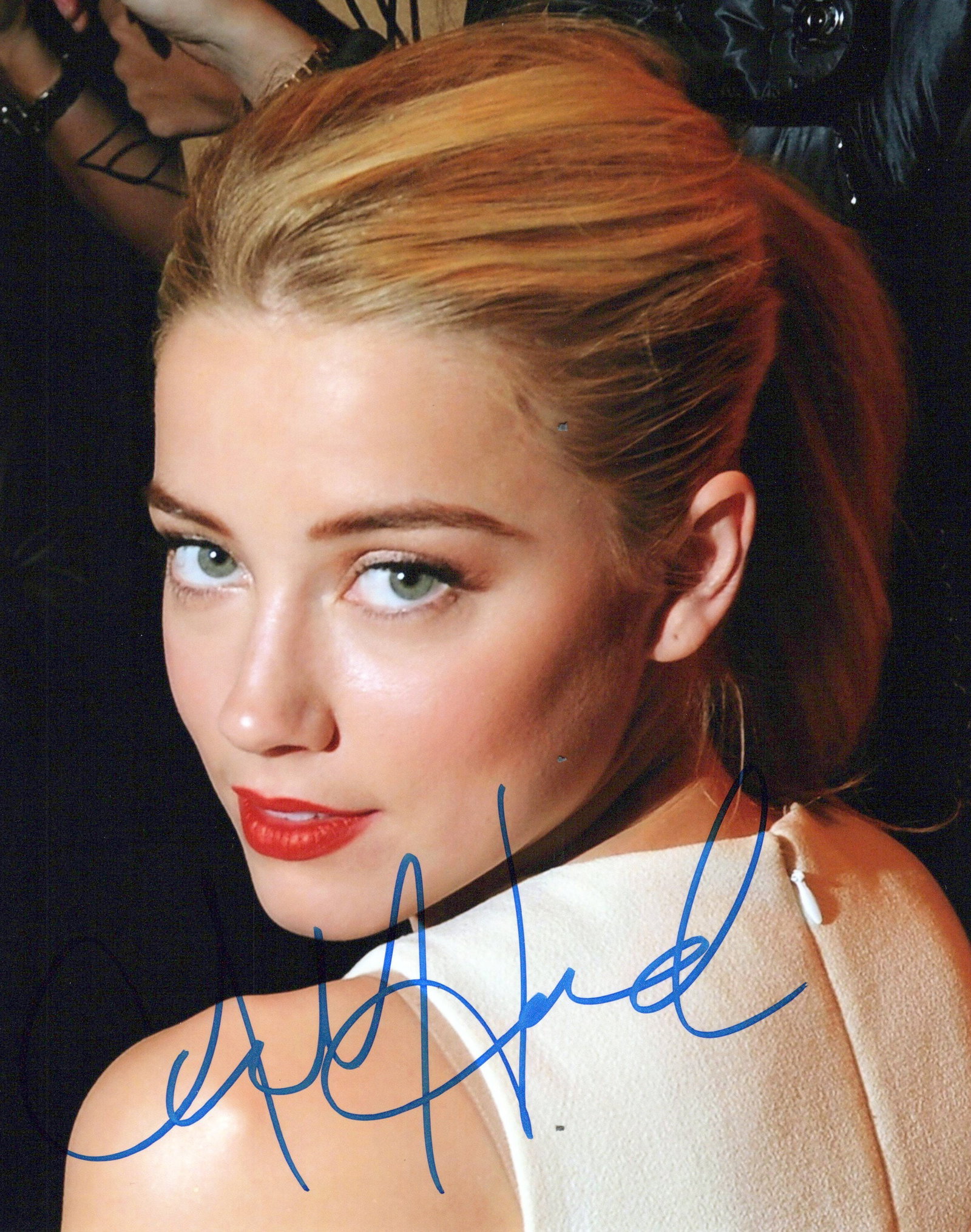 Amber Heard GORGEOUS Signed Photo: Photo size is 8x10. Amber Heard in person signed autographed photo. Amber Heard has appeared in such movies as JUSTICE LEAGUE, DRIVE ANGRY, and AQUAMAN