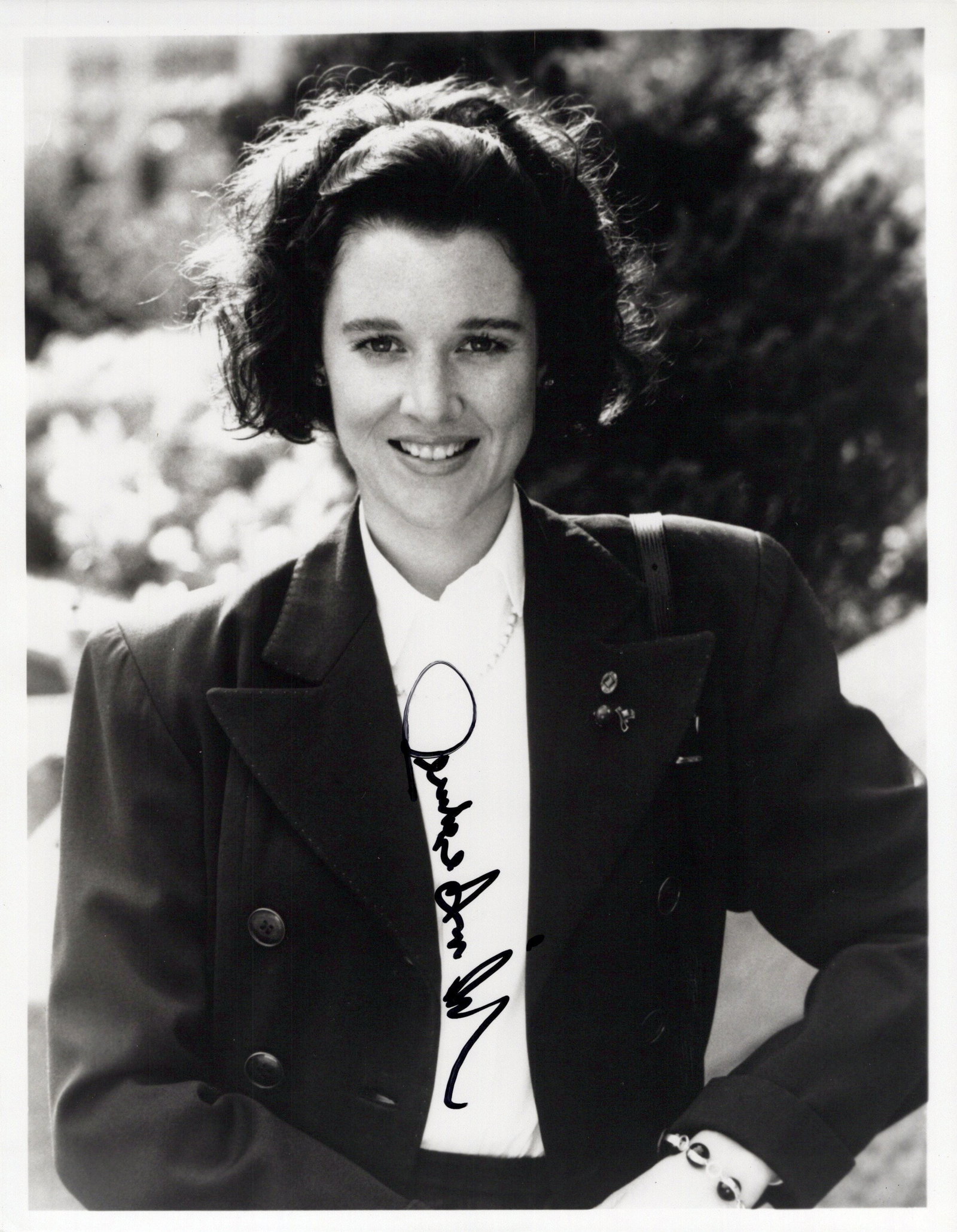 Penelope Ann Miller CARLITO'S WAY / THE ARTIST In Person Signed Photo: Photo size is 8x10. Penelope Ann Miller in person signed photo. Penelope Ann Miller has done such movies as CARLITO'S WAY, THE ARTIST, and THE FRESHMAN.