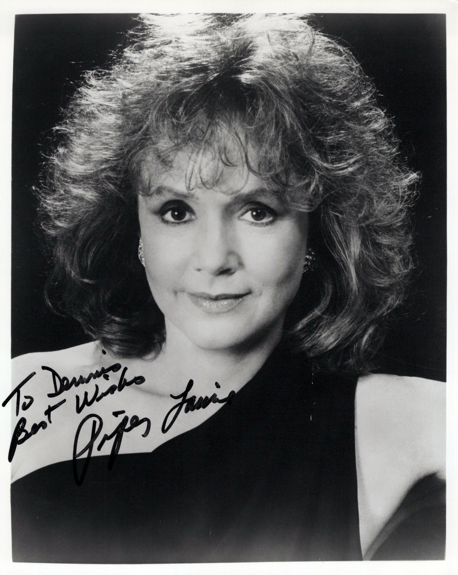 Piper Laurie (1932-2023) THE LAST FLAPPER In Person Signed Photo: Photo size is 8x10. Piper Laurie (1932-2023) in person signed photo. You are getting both the 8 x 10 photo ( inscribed to Dennis) as well as the playbill signed in purple from THE LAST FLAPPER. Also i