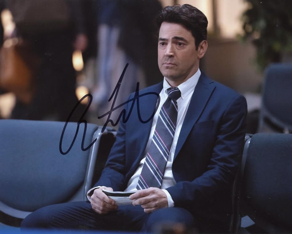 Ron Livingston MILLION LITTLE THINGS In Person Signed Photo (1 of 1)