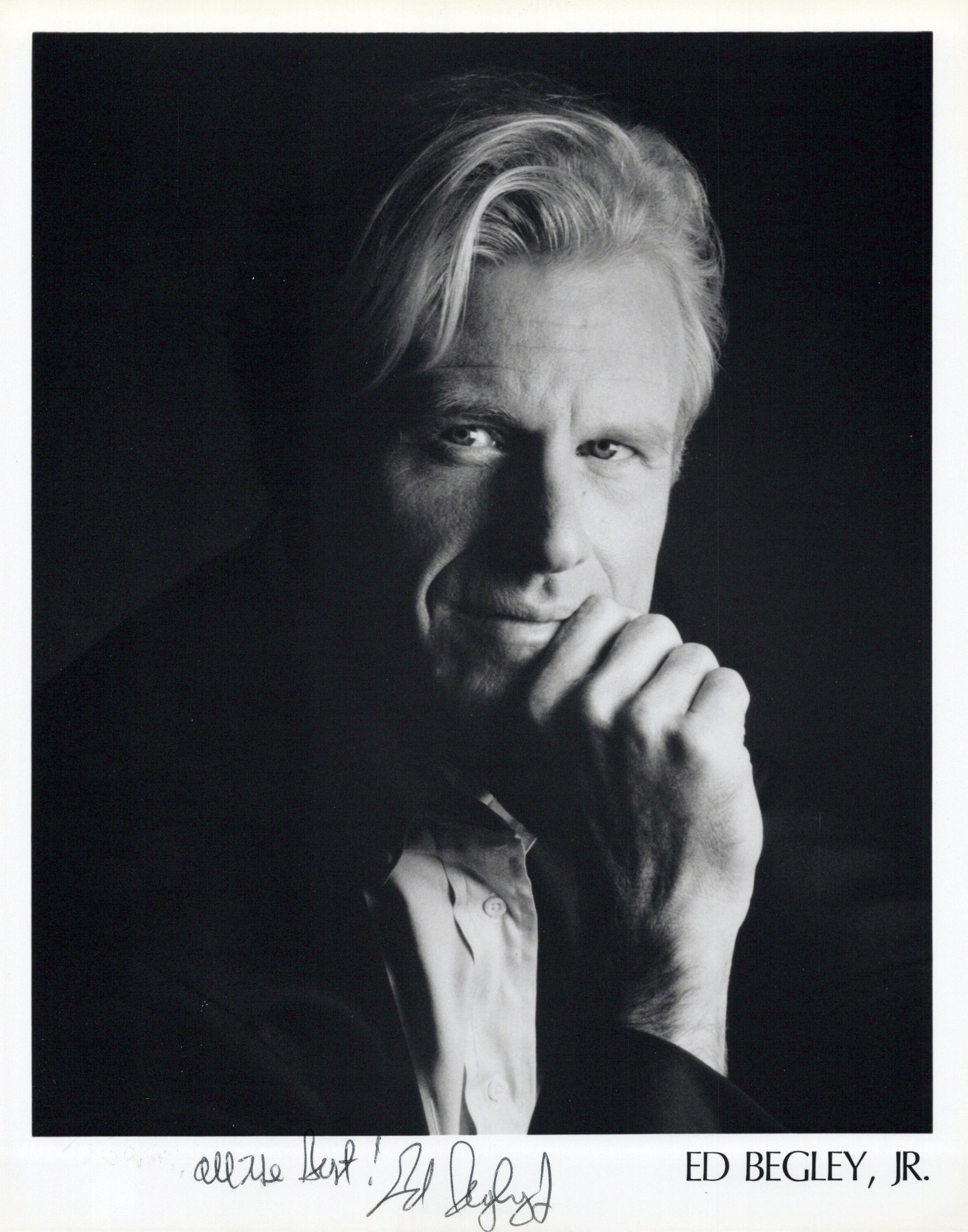 Ed Beagley Jr YOUNG SHELDON / St ELSEWHERE In Person Signed Photo: Photo size is 8x10. Ed Beagley Jr in person signed photo. Ed Beagley Jr has done such television as YOUNG SHELDON, ST. ELSEWHERE and PINEAPPLE EXPRESS
