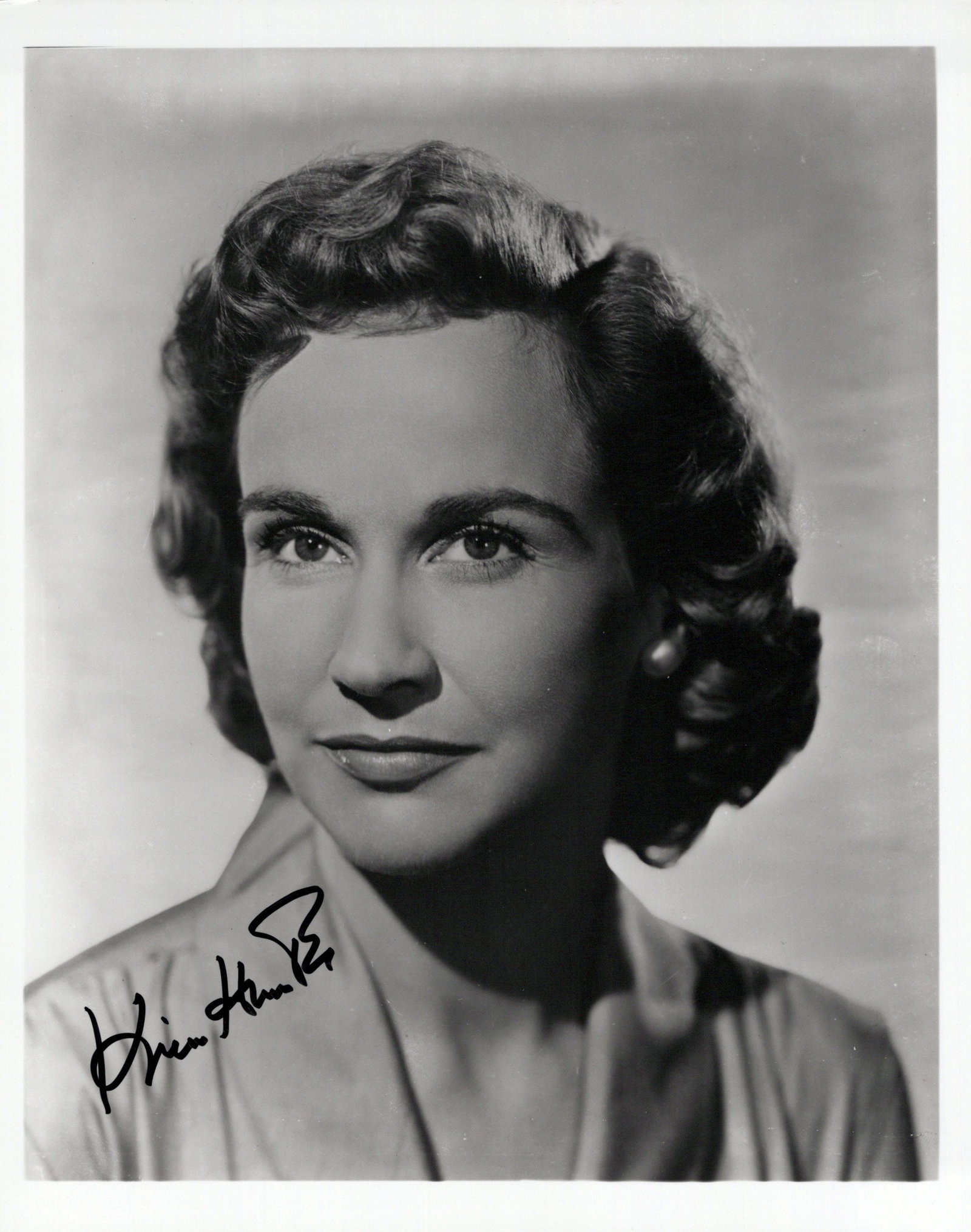 Kim Hunter (1922-2002) BETRAYED / PLANET OF APES Signed Photo (1 of 1)