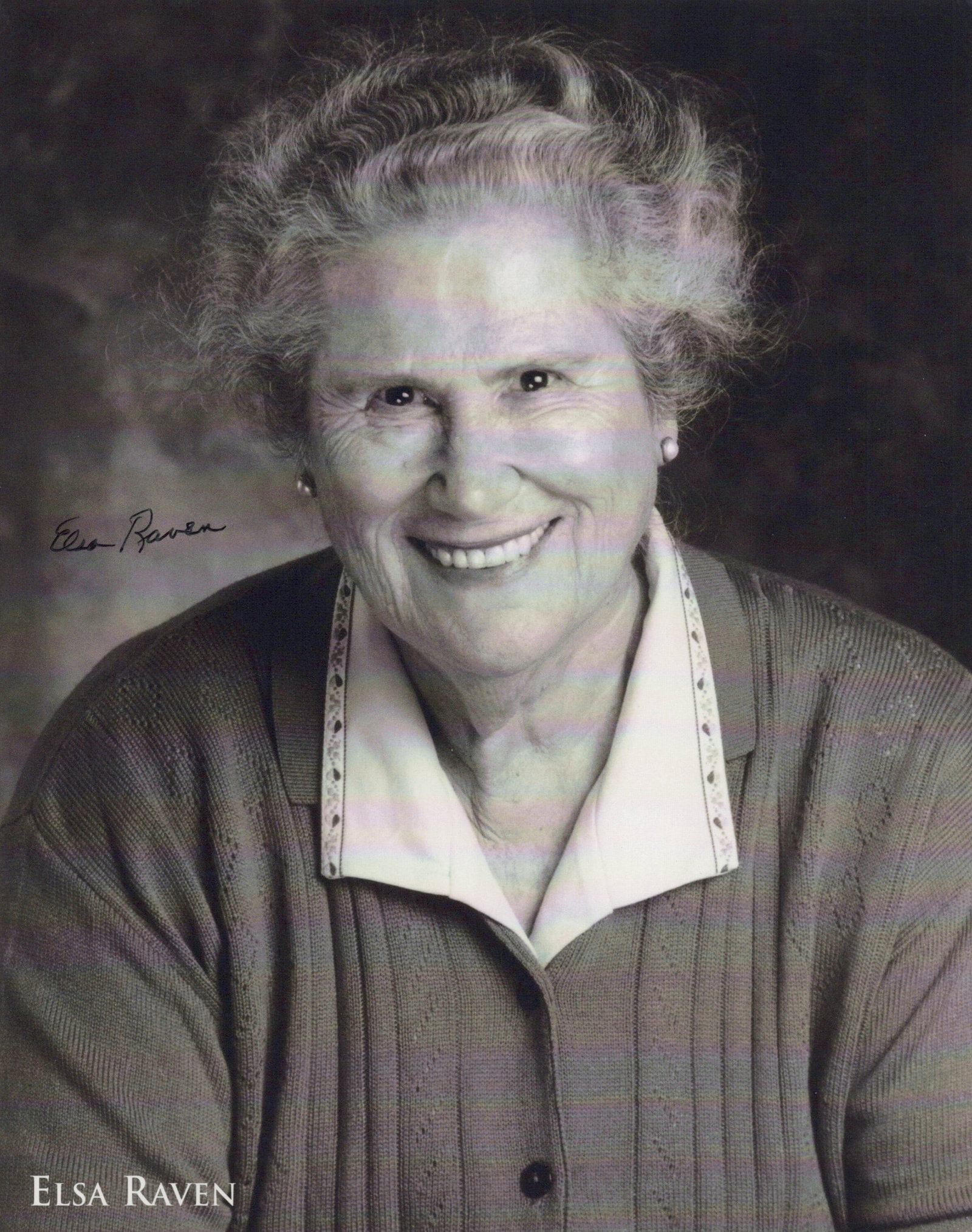 Elsa Raven (1929-2020) TITANIC / AMITYVILLE HORROR In Person Signed Photo: Photo size is 8x10. Elsa Raven (1929-2020) in person signed photo. Elsa Raven has done such movies as BACK OF THE FUTURE, TITANIC, and THE AMITYVILLE HORROR