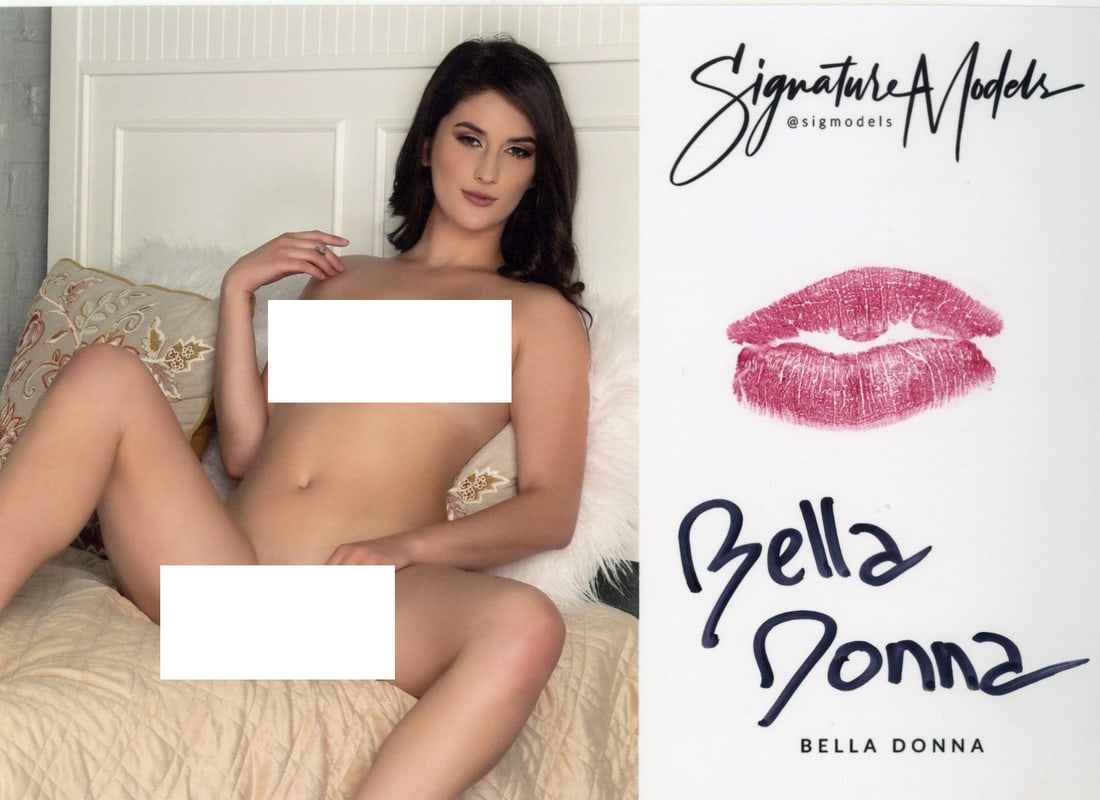 Bella Donna LIP PRINT KISS CARD In Person Signed Photo: Photo size is 5x7. PRIVATE SIGNING. Popular glamour model. Color In Person Signeded very sexy NUDE portrait. This item was Signeded at an exclusive Signeding and photo shoot on September 10, 2020