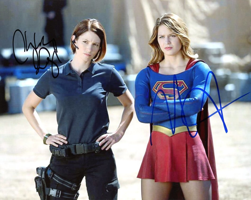 Melissa Benoist / Chyler Leigh SUPERGIRL In Person Signed Photo: Photo size is 8x10. Melissa Benoist / Chyler Leigh in person signed autographed photo from the TV series SUPERGIRL. Chyler Leigh as the character Alex Danvers. Melissa Benoist as the character Kara Da