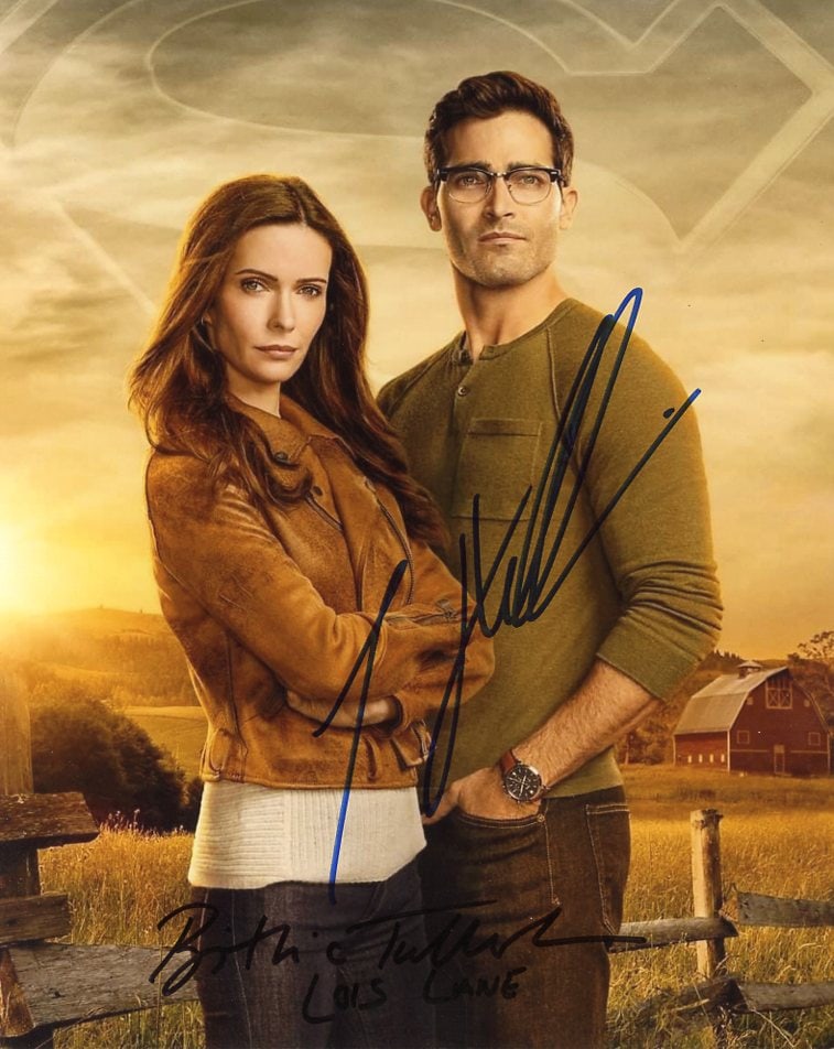 Tyler Hoechlin / Elizabeth Tulloch SUPERMAN AND LOIS In Person Signed Photo (1 of 1)