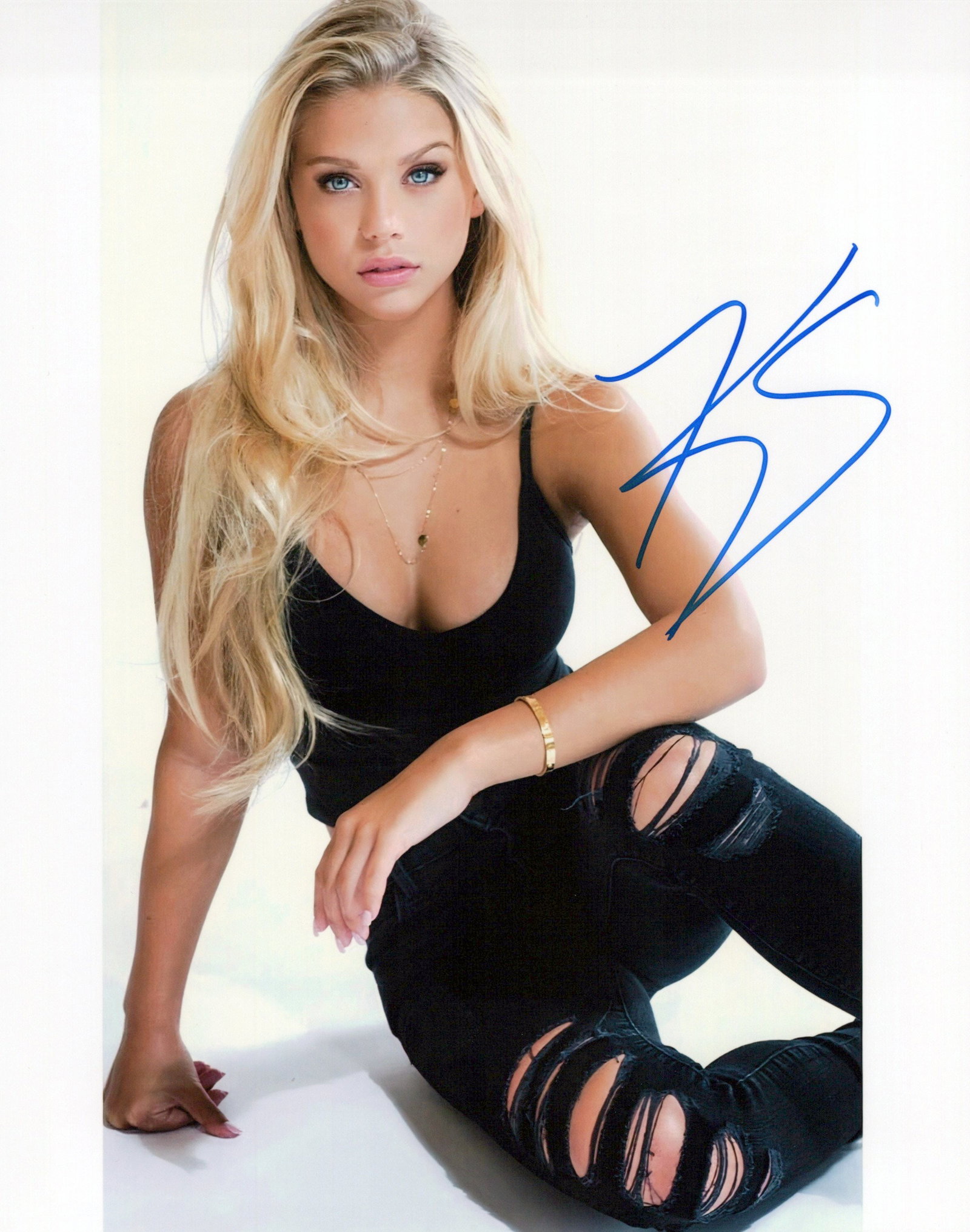 Kaylyn Slevin PRETTY In Person Signed Photo: Photo size is 8x10. Kaylyn Slevin person signed autographed photo. Kaylyn Slevin has done such TV and movies as VIDEOGAME REUNION, SHAKE IT UP, and CHICKEN GIRLS.