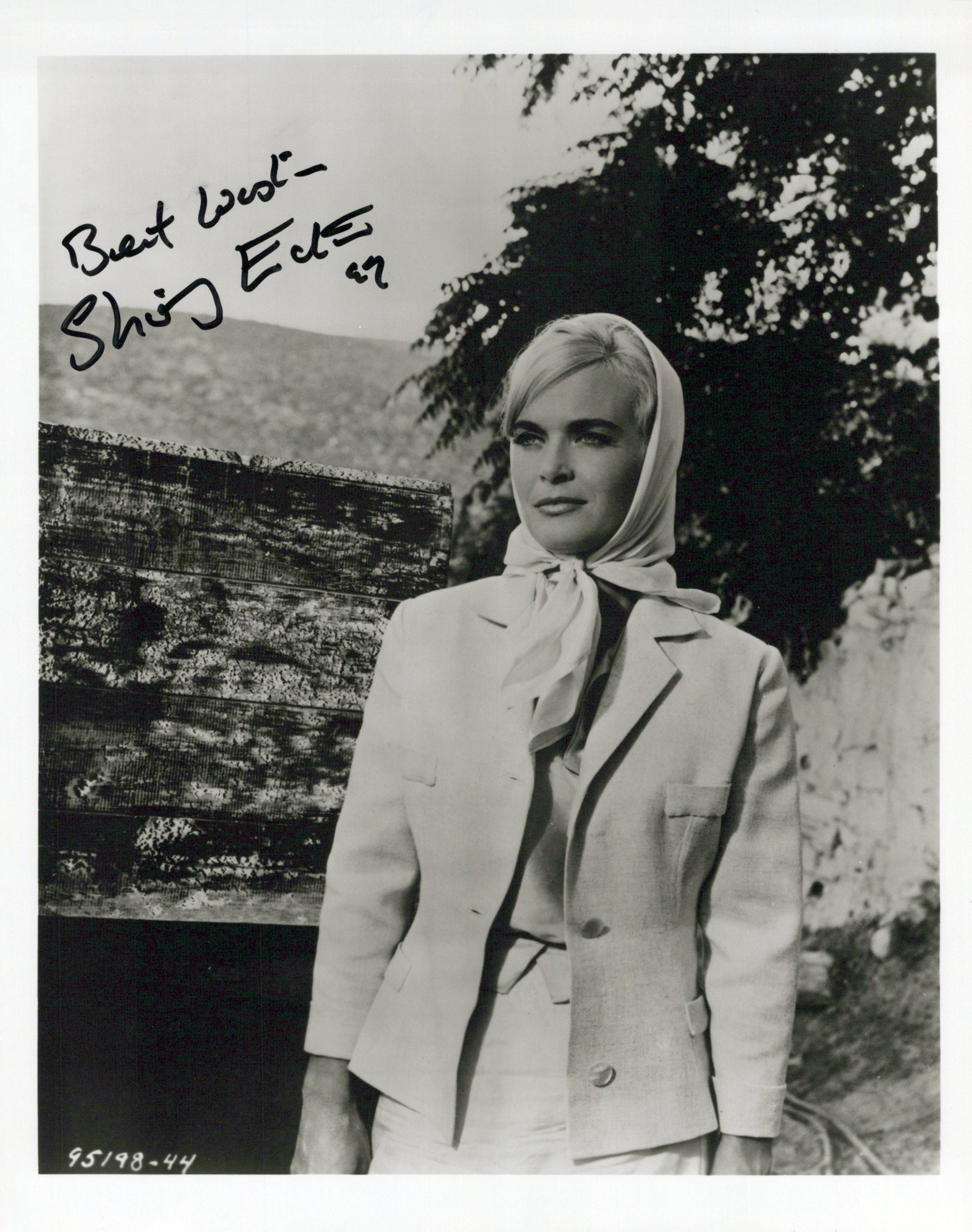 Shirley Eaton GOLDFINGER (James Bond) In Person Signed Photo (1 of 1)