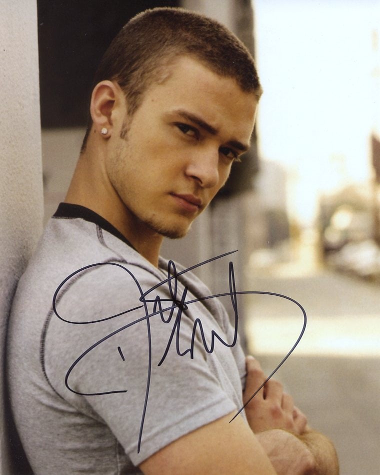 Justin Timberlake SINGER In Person Signed Photo: Photo size is 8x10. (FULL SIGNATURE) Justin Timberlake in person signed autographed photo. Justin Timberlake obviously best known for his music career has also been in such movies as FRIENDS WITH BENE