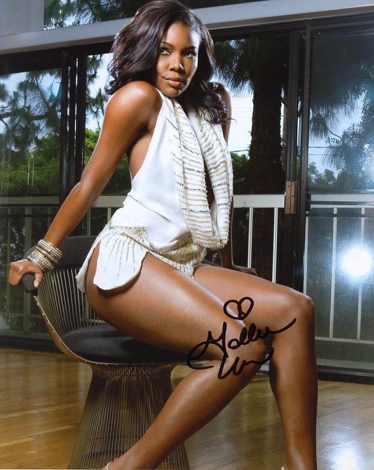 Gabrielle Union STUNNING / BAD BOYS In Person Signed Photo: Photo size is 8x10. Gabrielle Union in person signed autographed photo. Gabrielle Union has done such TV and movies as BRING IT ON, L.A.'s FINEST, and BAD BOYS.