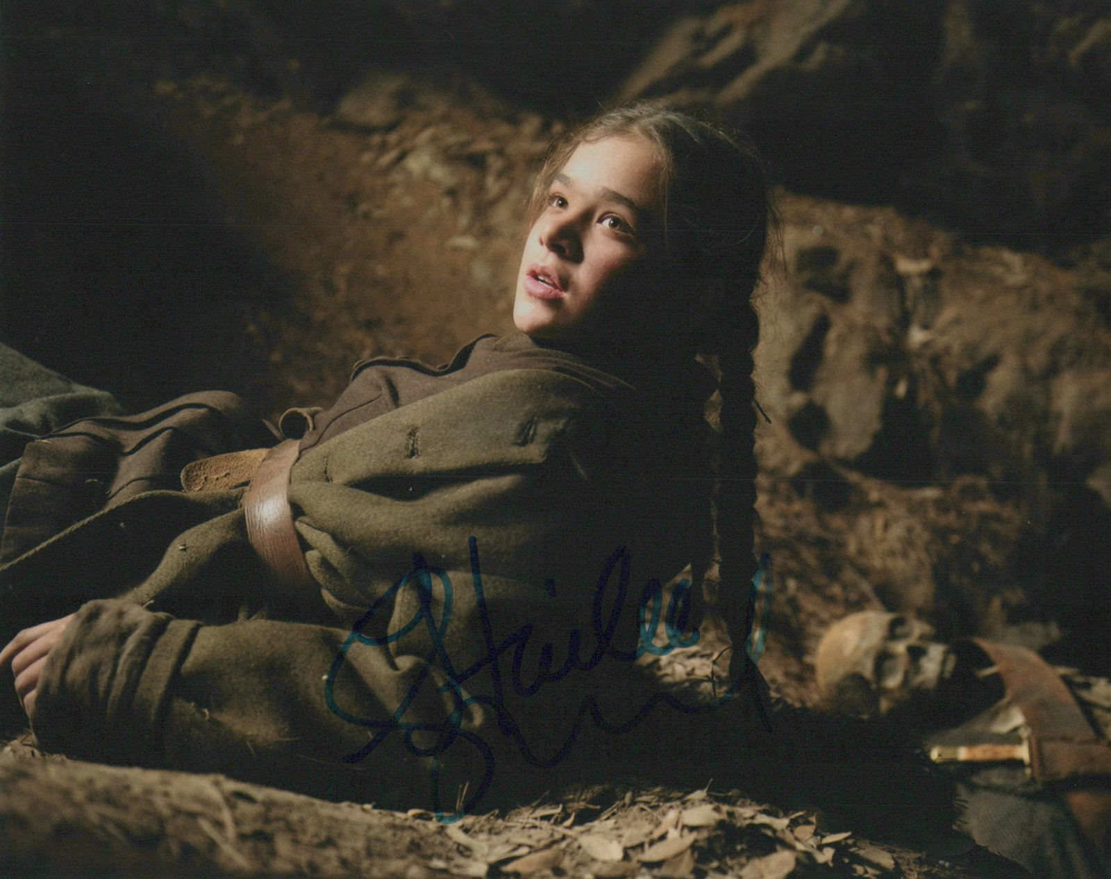 Hailee Steinfeld TRUE GRIT In Person Signed Photo: Photo size is 8x10. Hailee Steinfeld in person signed photo from the movie TRUE GRIT. Hailee Steinfeld as the character Mattie Ross.