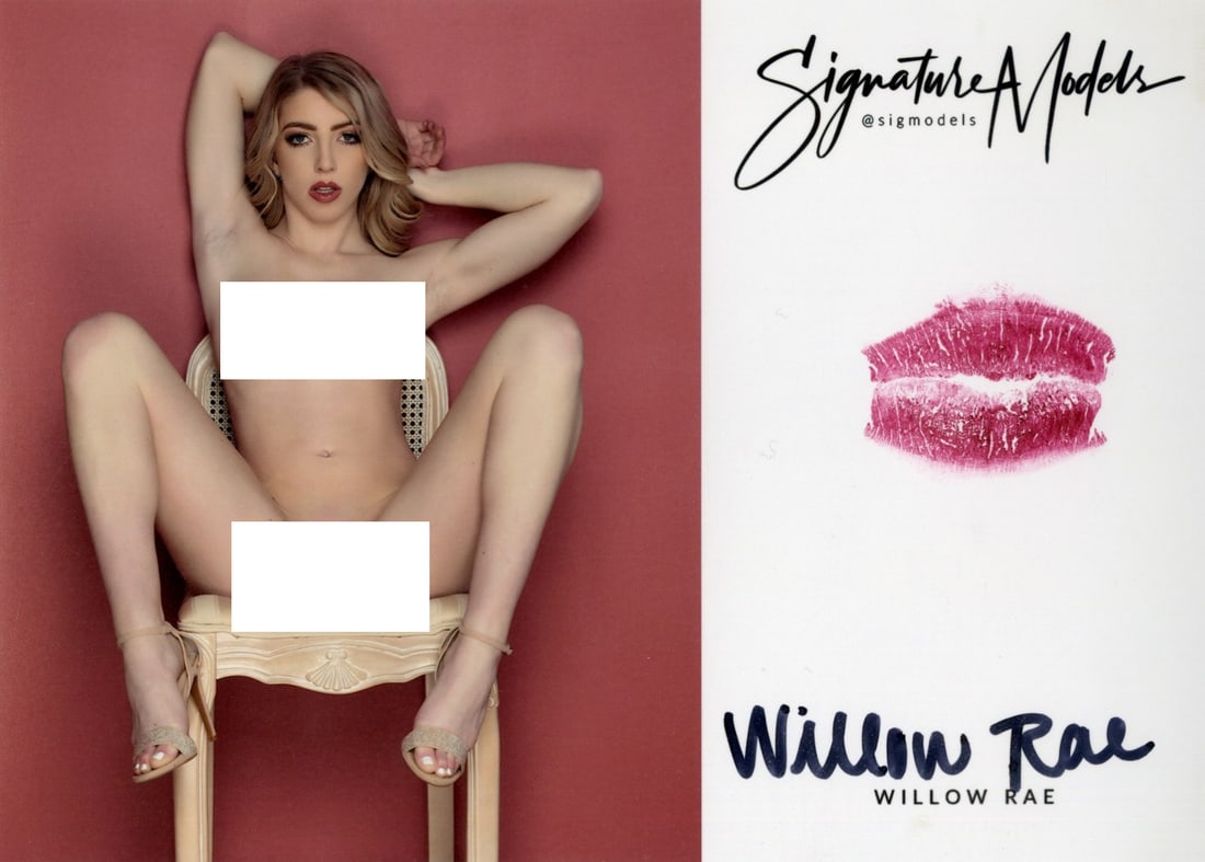 Willow Rae LIP PRINT KISS CARD In Person Signed Photo: Photo size is 5x7. PRIVATE SIGNING. Willow Rae color in person signed sexy nude portrait. She added a lip print. This item was signed at an exclusive signing in photo shoot on December 22, 2021.
