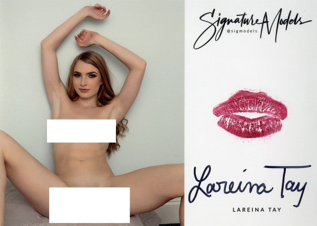 Lareina Tay LIP PRINT KISS CARD In Person Signed Photo: Photo size is 5x7. PRIVATE SIGNING. Popular glamour model. Sexy in person signed nude portrait. She has also added a lip print. This item was signed at an exclusive signing and photo shoot done on Mar