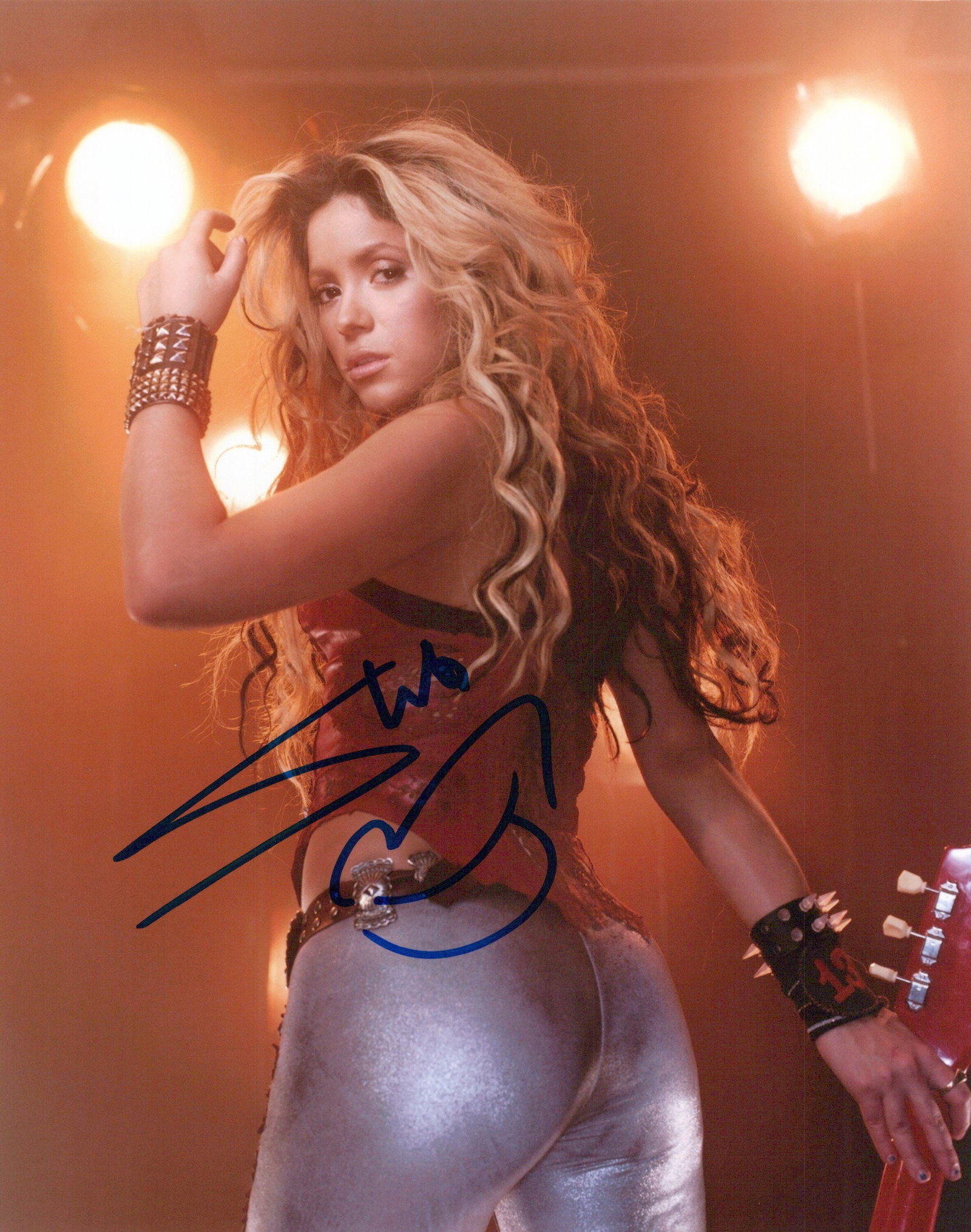 Shakira SINGER / SEXY In Person Signed Photo: Photo size is 8x10. Shakira in person signed photo. Shakira Isabel Mebarak Ripoll, known mononymously as Shakira, is a Colombian singer and songwriter. Born and raised in Barranquilla, she has been re