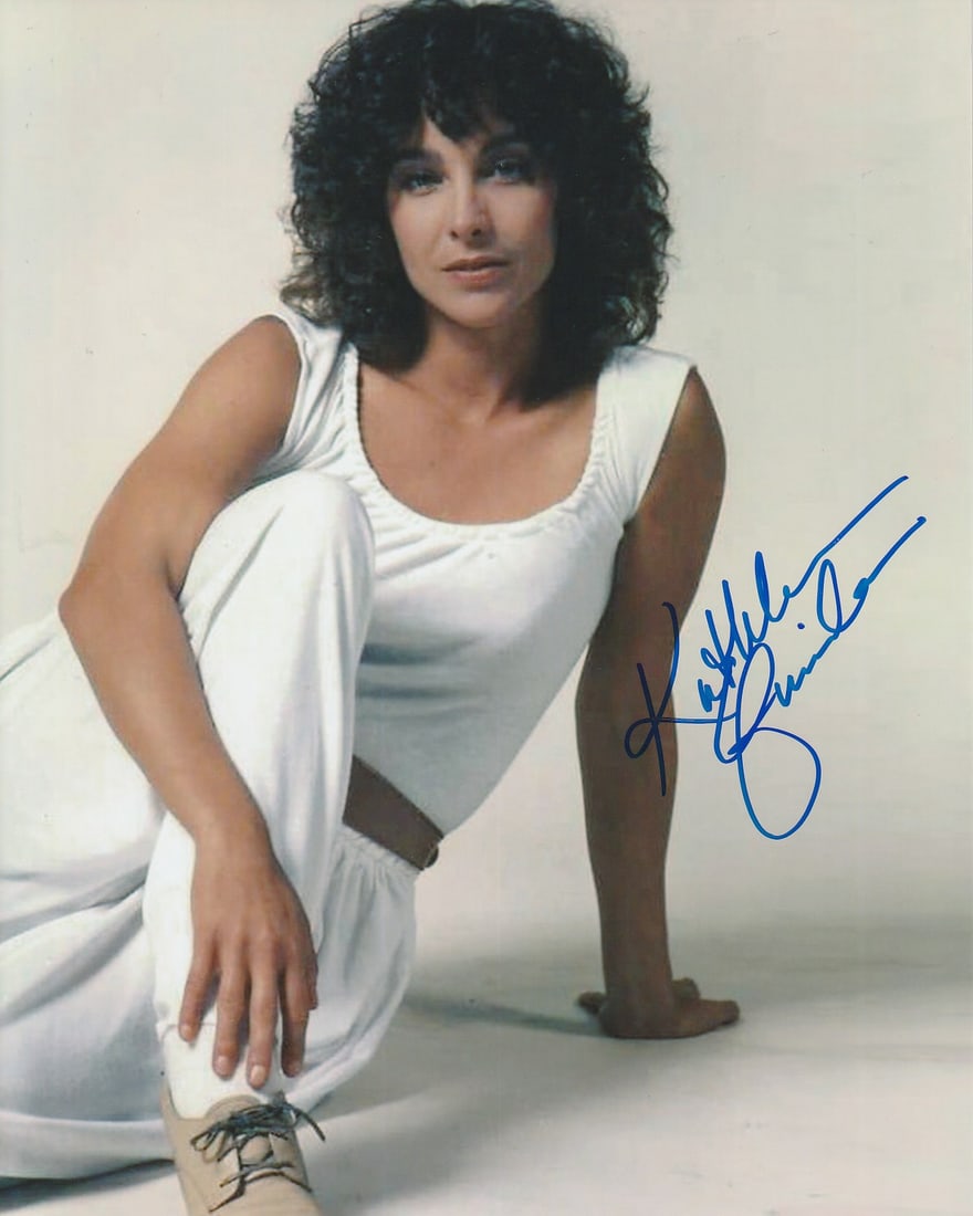 Kathleen Quinlan THE DOORS / APOLLO 13 In Person Signed Photo: Photo size is 8x10. Kathleen Quinlan in person signed photo. Kathleen Quinlan is an Academy Award-nominated actress best known for her roles in films such as Apollo 13, I Never Promised You a Rose Gar