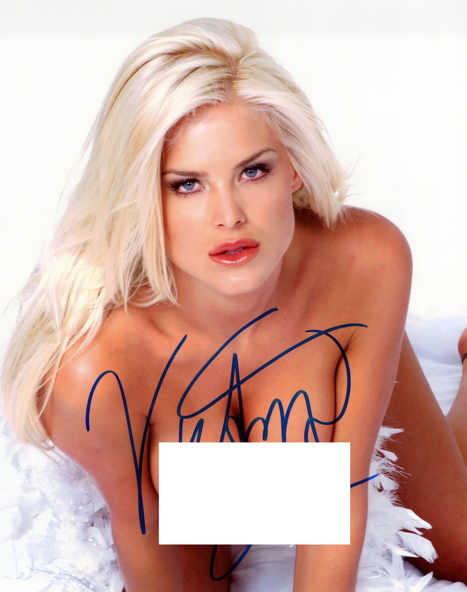 Victoria Silvstedt PLAYBOY In Person Signed Photo: Photo size is 8x10. Victoria Silvstedt in person signed photo. Victoria Silvstedt is a Swedish actress, singer, Playboy Playmate, television host, and beauty pageant titleholder. She participated in M