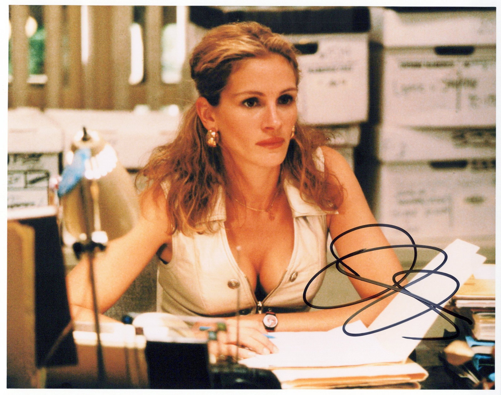 Julia Roberts ERIN BROCKOVICH In Person Signed Photo: Photo size is 8x10. Julia Roberts in person signed photo from the movie ERIN BROCKOVICH. Julia Roberts as the character Erin Brockovich