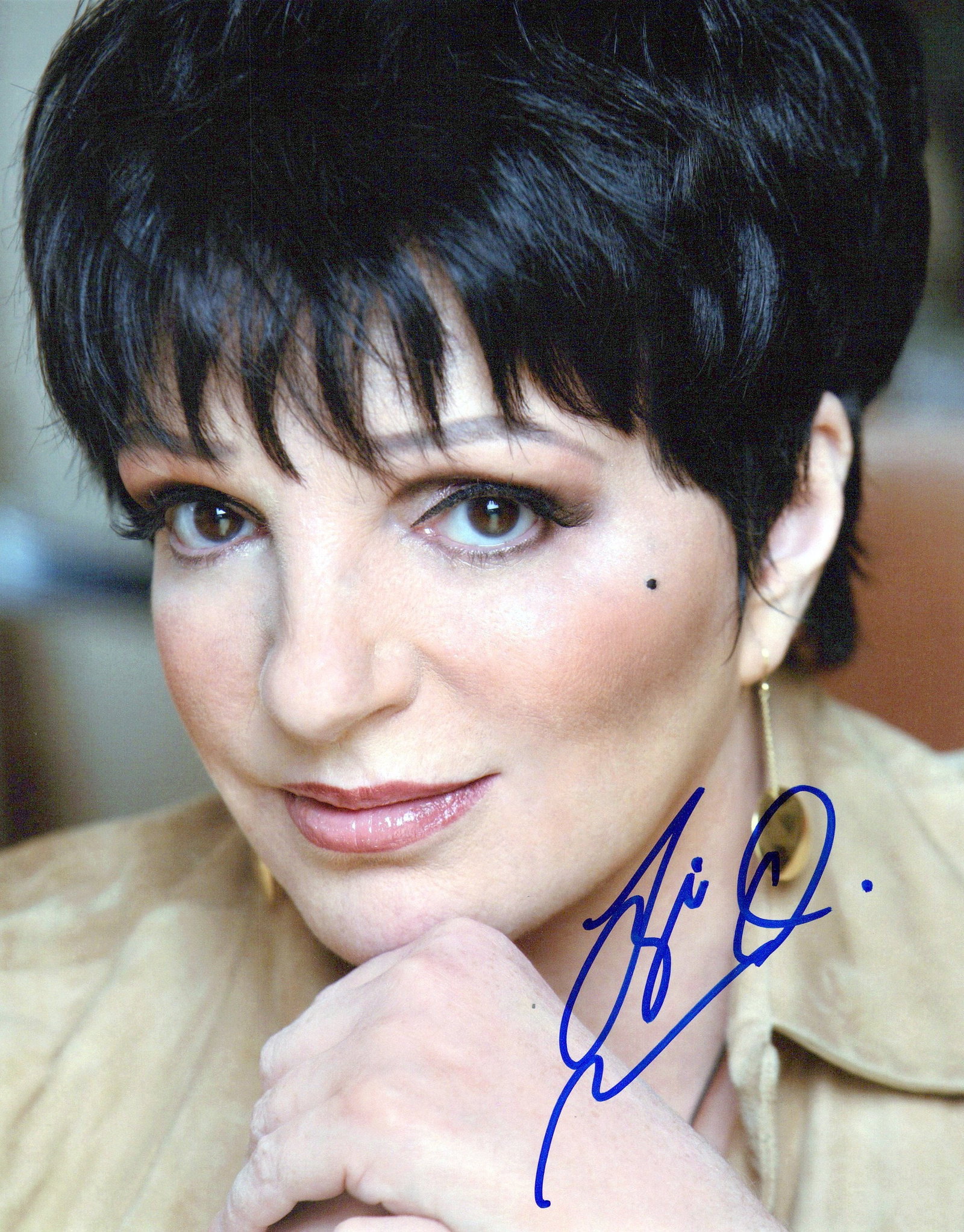 Liza Minnelli ARTHUR / CABARET In Person Signed Photo (1 of 1)