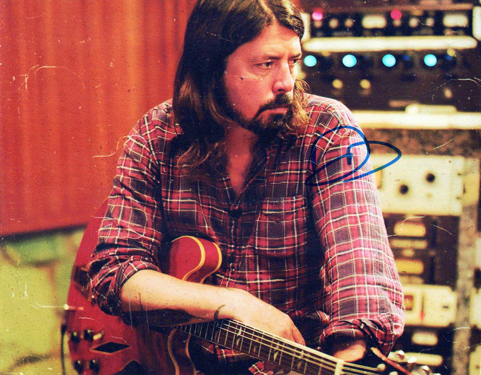Dave Grohl FOO FIGHTERS In Person Signed Photo: Photo size is 8x10. Dave Grohl in person signed photo. David Eric Grohl is an American musician and songwriter who is best known as the founder and frontman of the Foo Fighters. He was previously the 