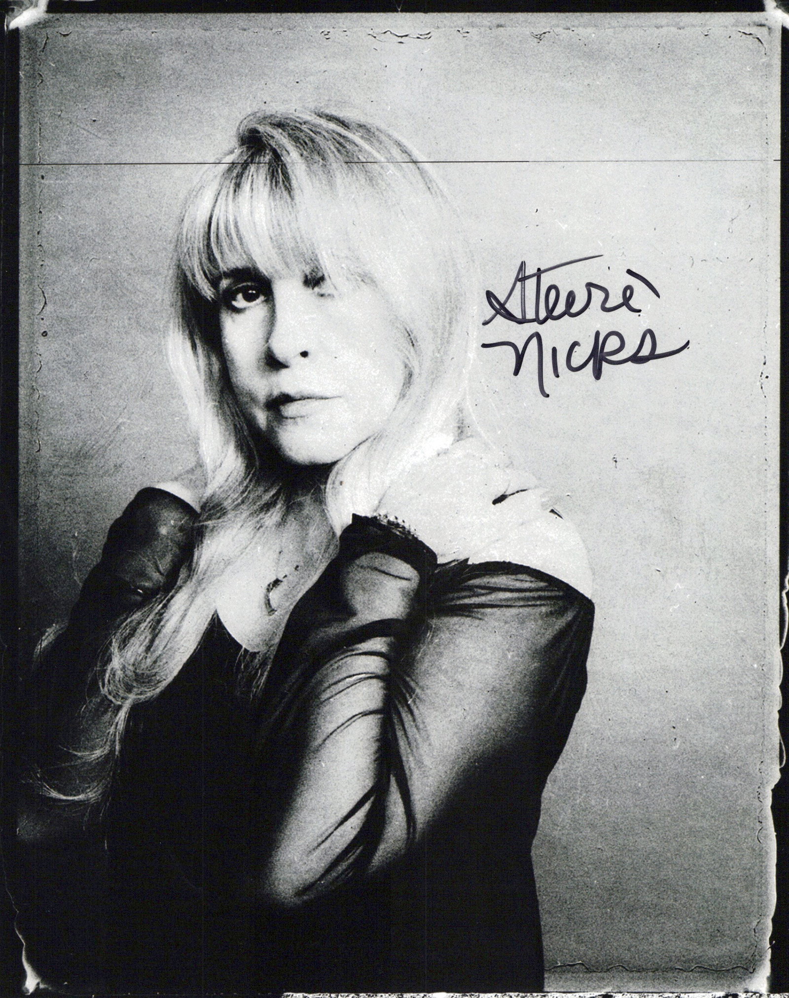 Stevie Nicks FLEETWOOD MAC / SINGER In Person Signed Photo (1 of 1)