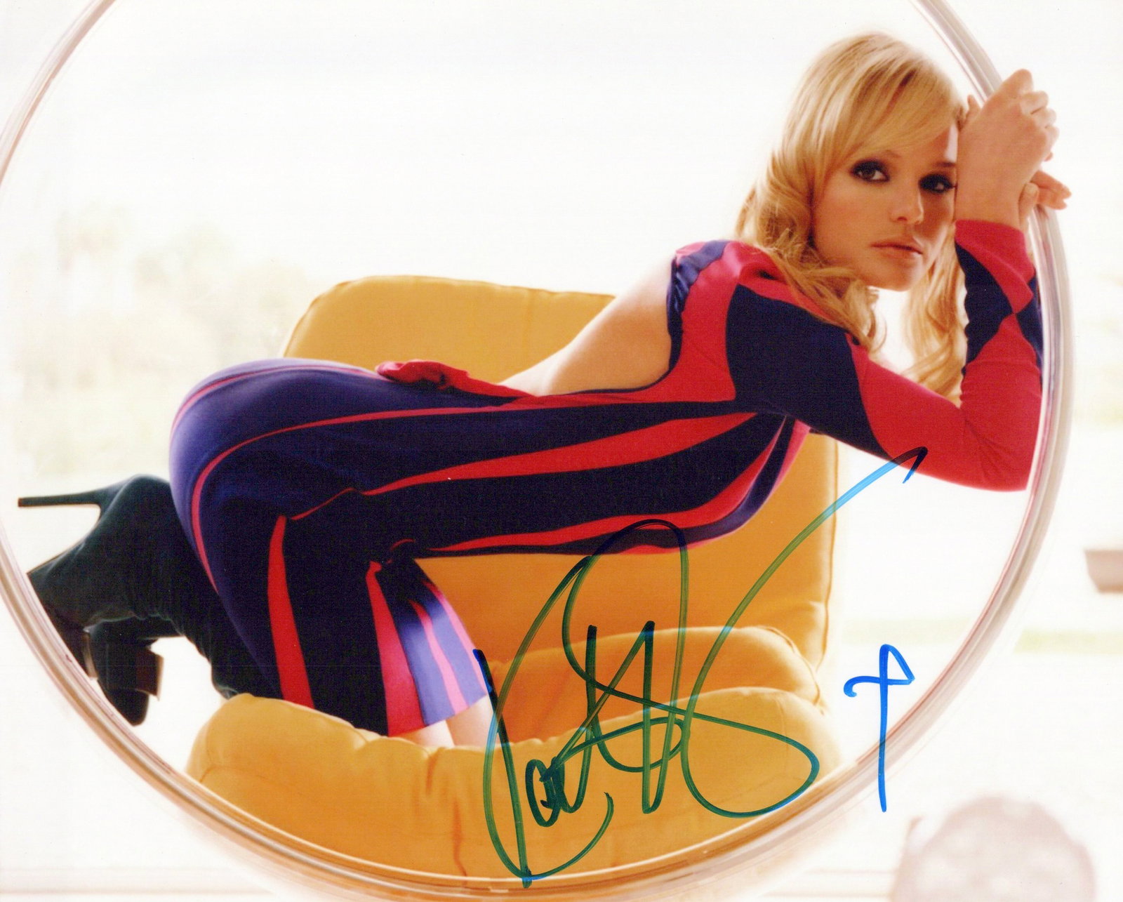 Kate Bosworth SUPERMAN RETURNS / BLUE CRUSH In Person Signed Photo: Photo size is 8x10. Kate Bosworth in person signed photo. Kate Bosworth has done such movies as SUPERMAN RETURNS, BLUE CRUSH, and WHEN A DATE WITH TAD HAMILTON