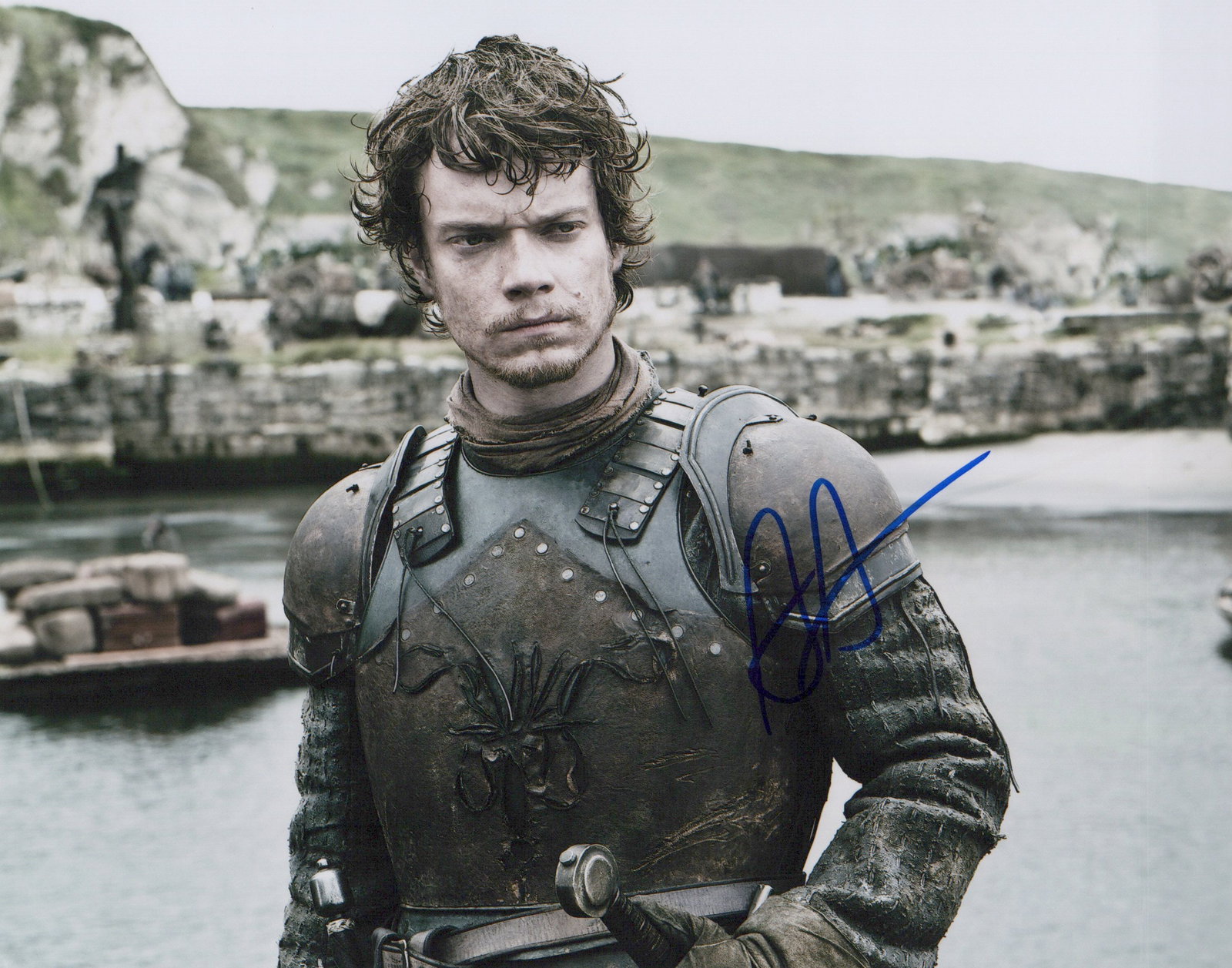Alfie Allen GAME OF THRONES In Person Signed Photo: Photo size is 8x10. Alfie Allen in person signed photo from the HBO series GAME OF THRONES. Alfie Allen as the character Theon Greyjoy