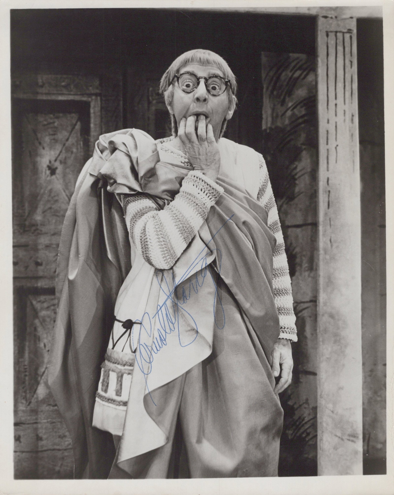 Arnold Stang (1918-2009) BROADWAY Signed Photo (1 of 1)