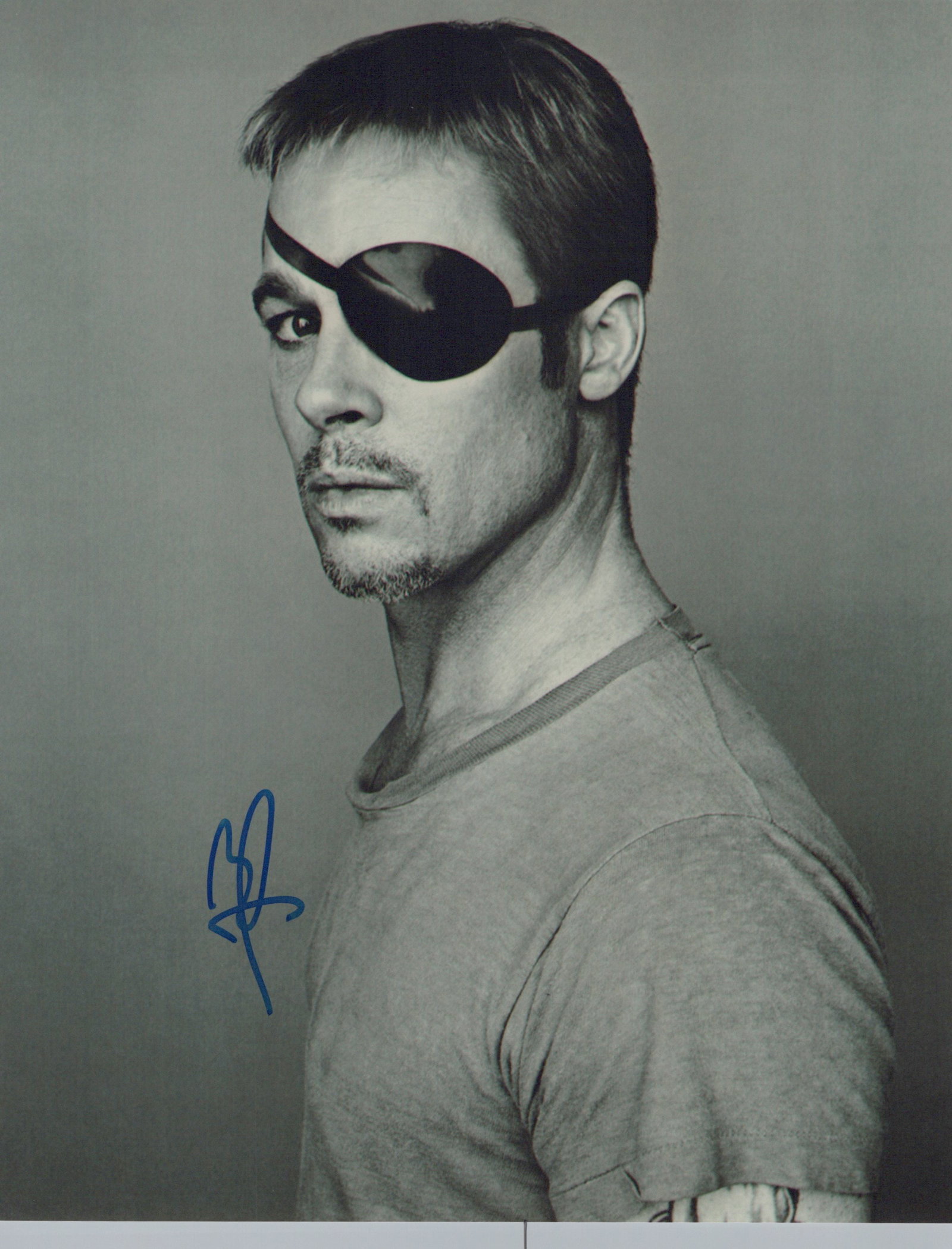 Brad Pitt FIGHT CLUB / F1 In Person Signed Photo (1 of 1)