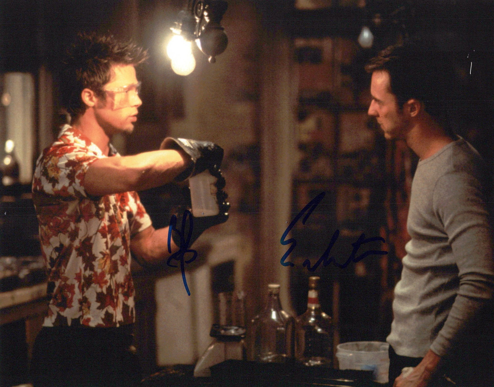 Brad Pitt / Edward Norton FIGHT CLUB In Person Signed Photo: Photo size is 8x10. Brad Pitt / Edward Norton in person signed photo from the movie FIGHT CLUB. Brad Pitt as the character Tyler Derden. Edward Norton as the character Narrator.