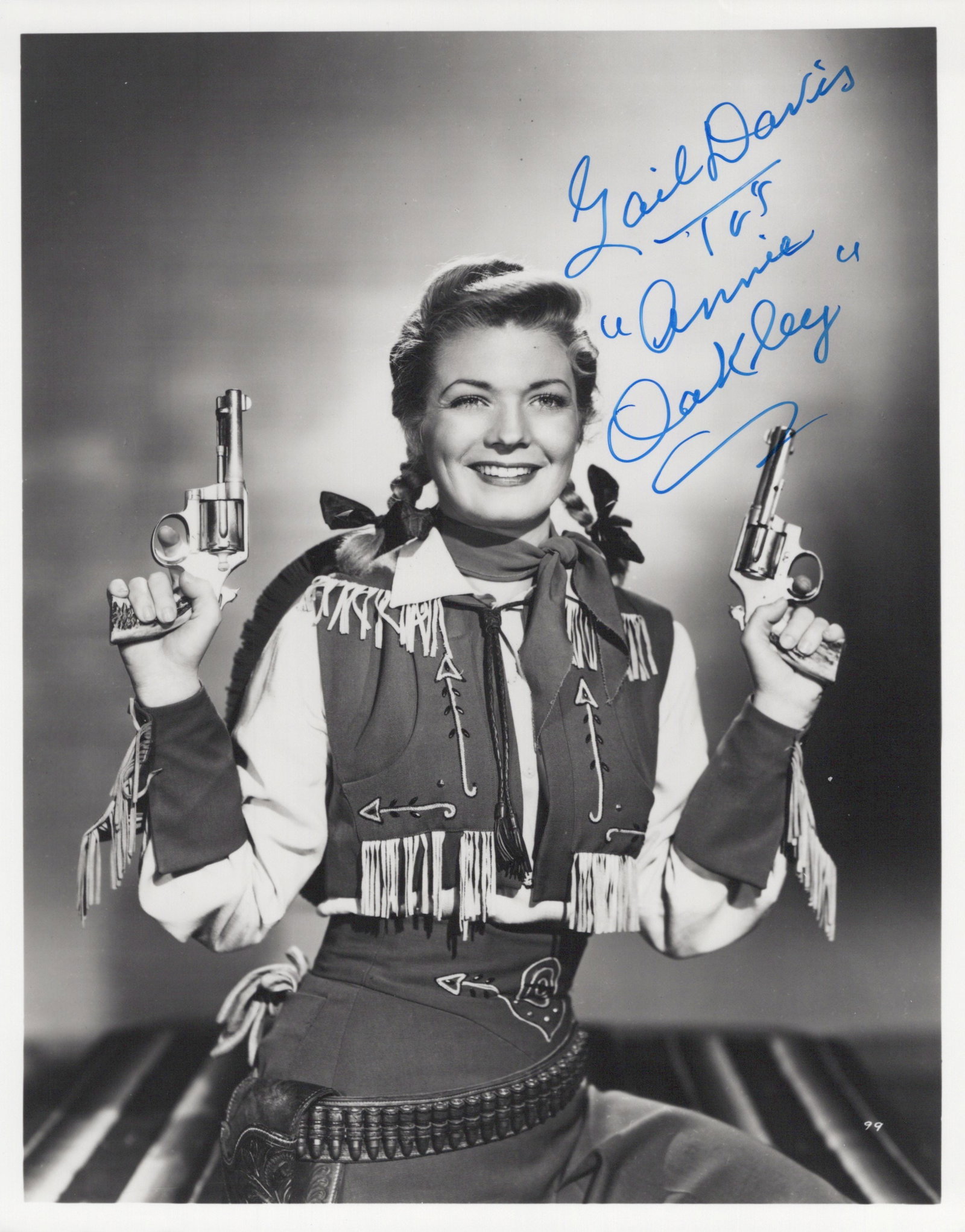 Gail Davis (1925-1997) ANNIE OAKLEY igned Photo (1 of 1)