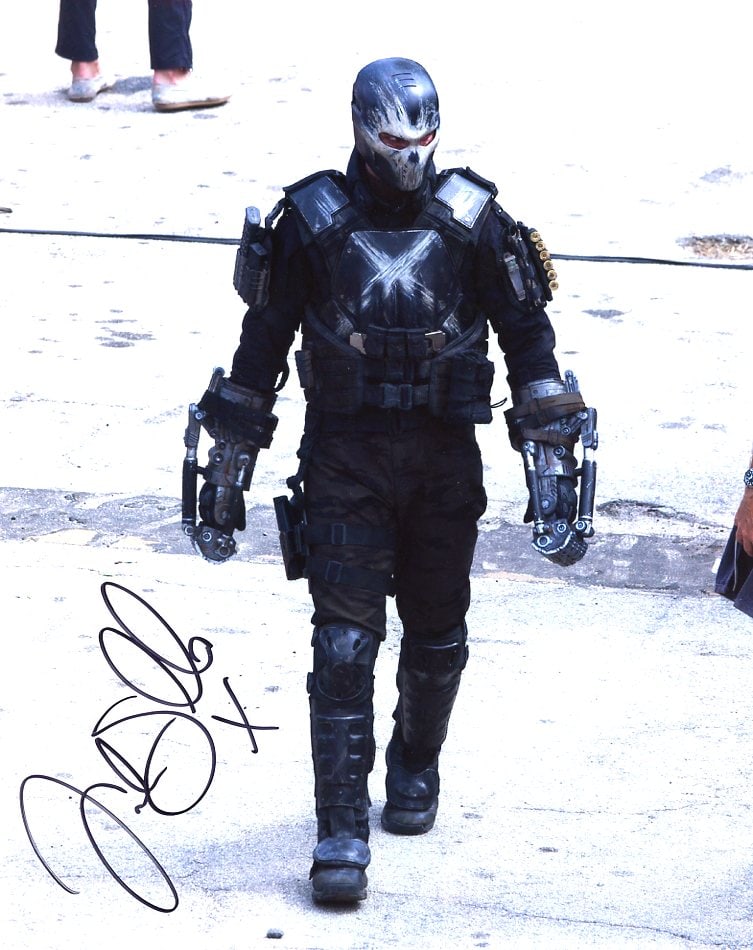 Frank Grillo CAPT. AMERICA CIVIL WAR In Person Signed Photo: Photo size is 8x10. PRIVATE SIGNING. Frank Grillo in person signed autographed photo from the movie CAPTAIN AMERICA CIVIL WAR. Frank Grillo as the character Crossbones.