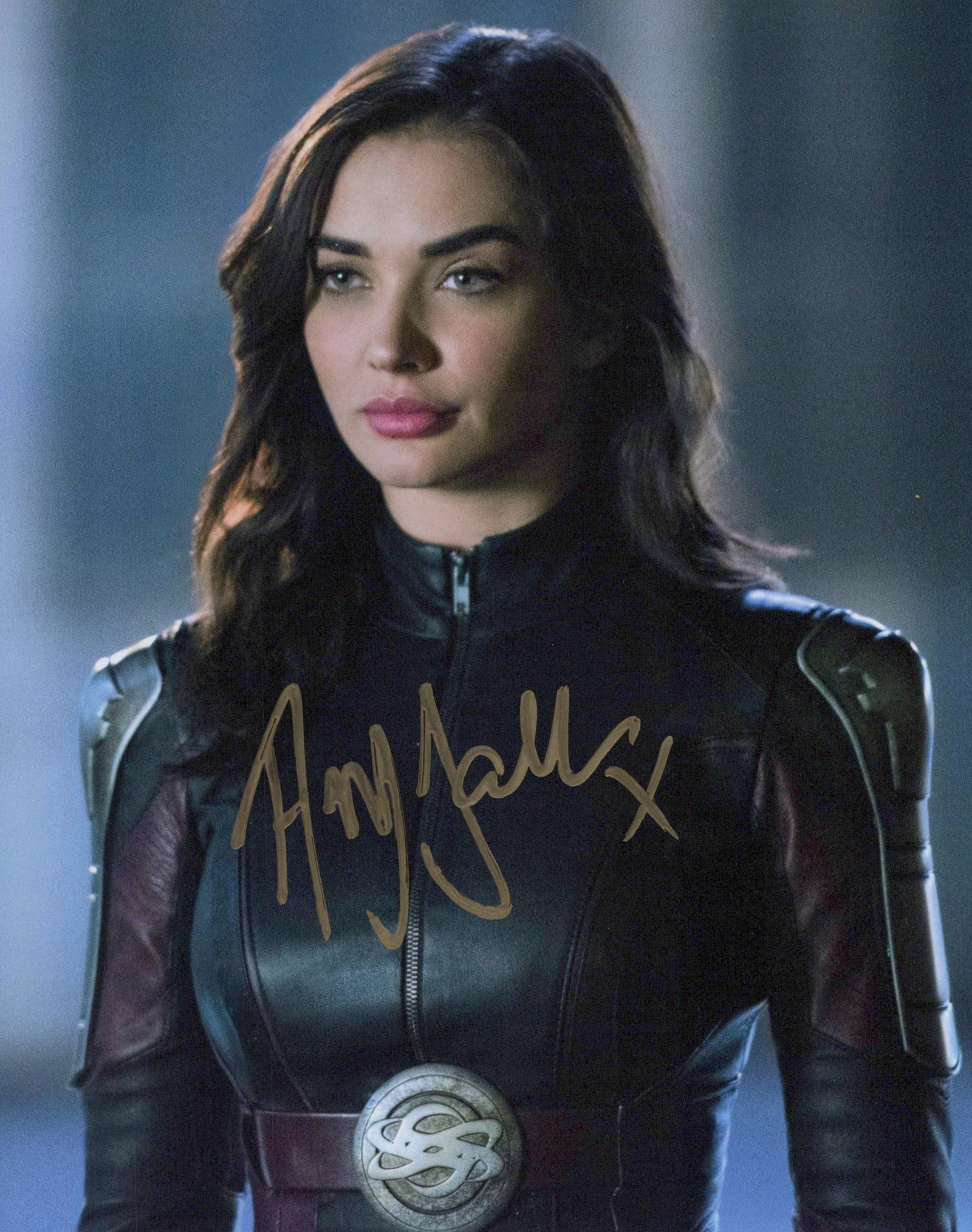 Amy Jackson SUPERGIRL In Person Signed Photo: Photo size is 8x10. Amy Jackson in person signed autographed photo from the TV series SUPERGIRL. Amy Jackson as the character Imra Aldeen.
