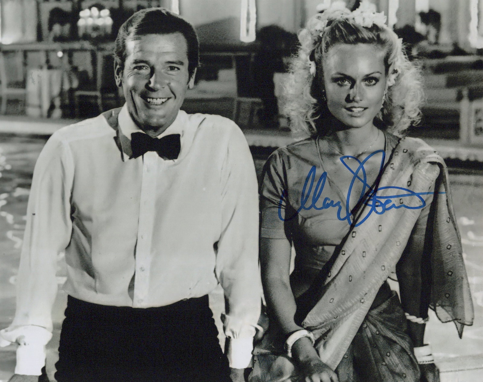 Mary Stavin (James Bond) VIEW TO AKHIL In Person Signed Photo: Photo size is 8x10. Mary Stavin in person signed autographed photo from the James Bond movie A VIEW TO A KILL. Mary Stavin as the character Kimberly Jones. She was also in the James Bond movie Octopus