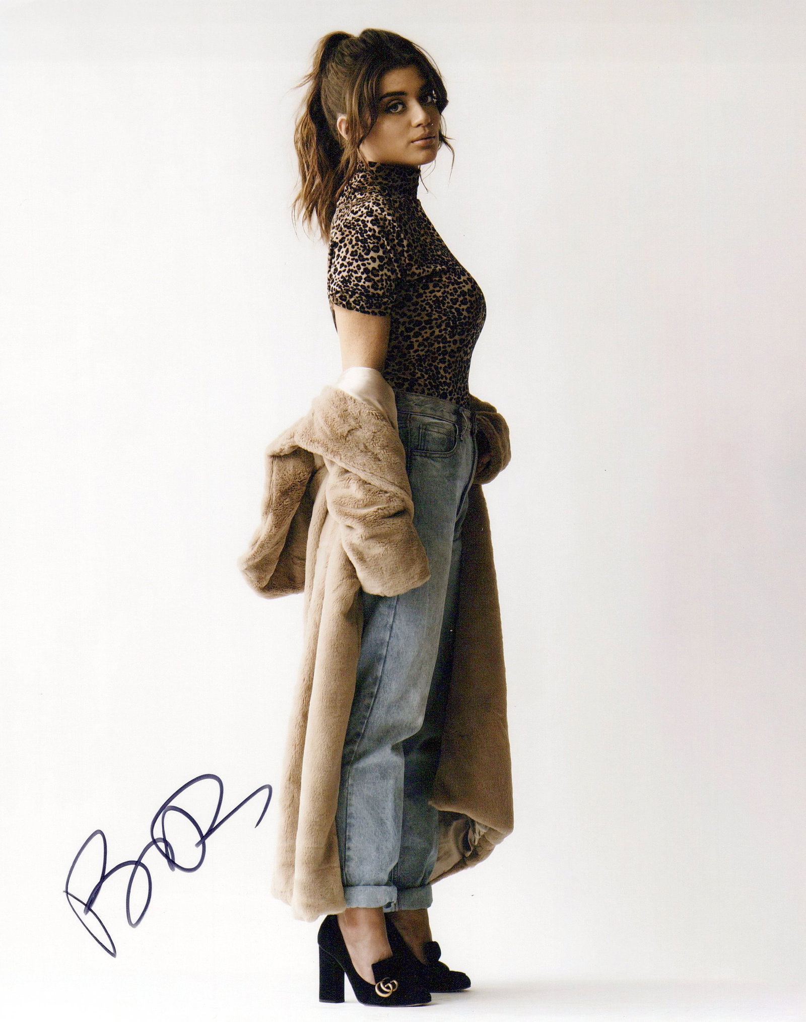 Brielle Barbusca DEADTIME STORIES / MODERN FAMILY In Person Signed Photo: Photo size is 8x10. Brielle Barbusca in person signed photo. Brielle Barbusca has done such TV and movies as MODERN FAMILY, BONES, and THE STARTER WIFE