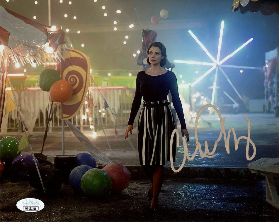 April Bowlby DOOM PATROL (JSA) In Person Signed Photo: Photo size is 8x10. These are JSA Authenticated from a Private Signing. Harry Hamlin in person signed autographed photo from the movie CLASH OF THE TITANS. Harry Hamlin as the character Perseus. April