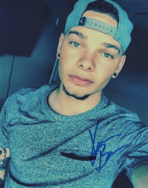 Kane Brown MUSICIAN / SINGER In Person Signed Photo: Photo size is 8x10. Kane Brown in person signed photo. Kane Brown is an American singer. First garnering a mass following on social media, he released his debut extended play Closer in June 2015, and 