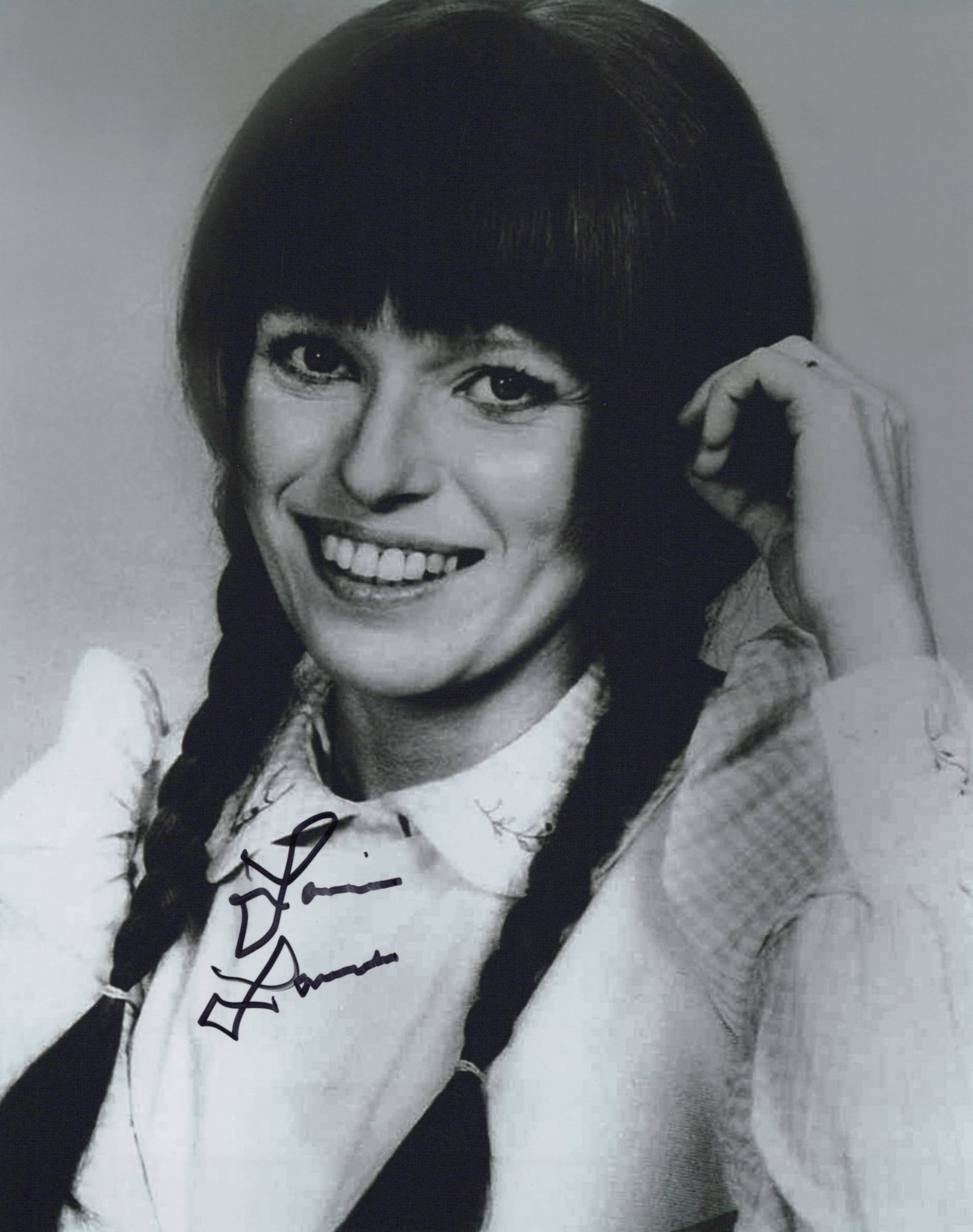 Louise Lasser (1939-2026) MARY HARTMAN In Person Signed Photo: Photo size is 8x10. Louise Lasser (1939-2026) in person signed photo from the TV series MARY HARTMAN MARY HARTMAN. Luouise Lasser as the character Mary Hartman