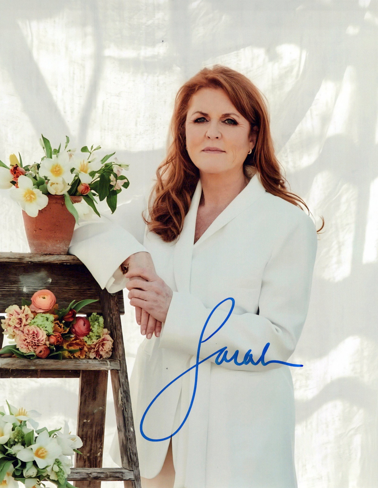 Sarah Ferguson DUCHESS OF YORK In Person Signed Photo: Photo size is 8x10. Sarah Ferguson in person signed photo, formally the Duchess of York.